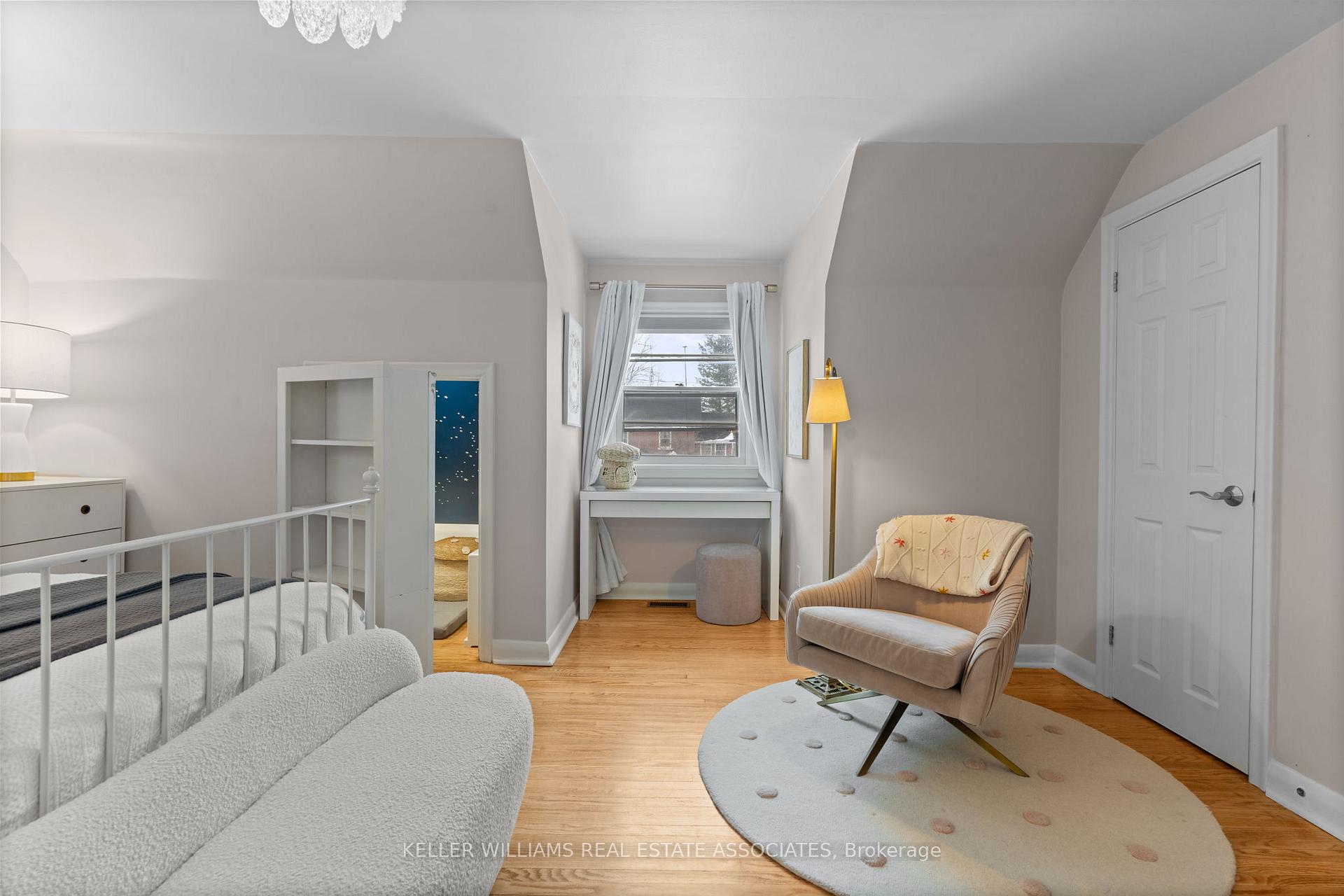Photo 23 of 406 Saint John Street W, Whitby, Downtown Whitby — HOMEH
