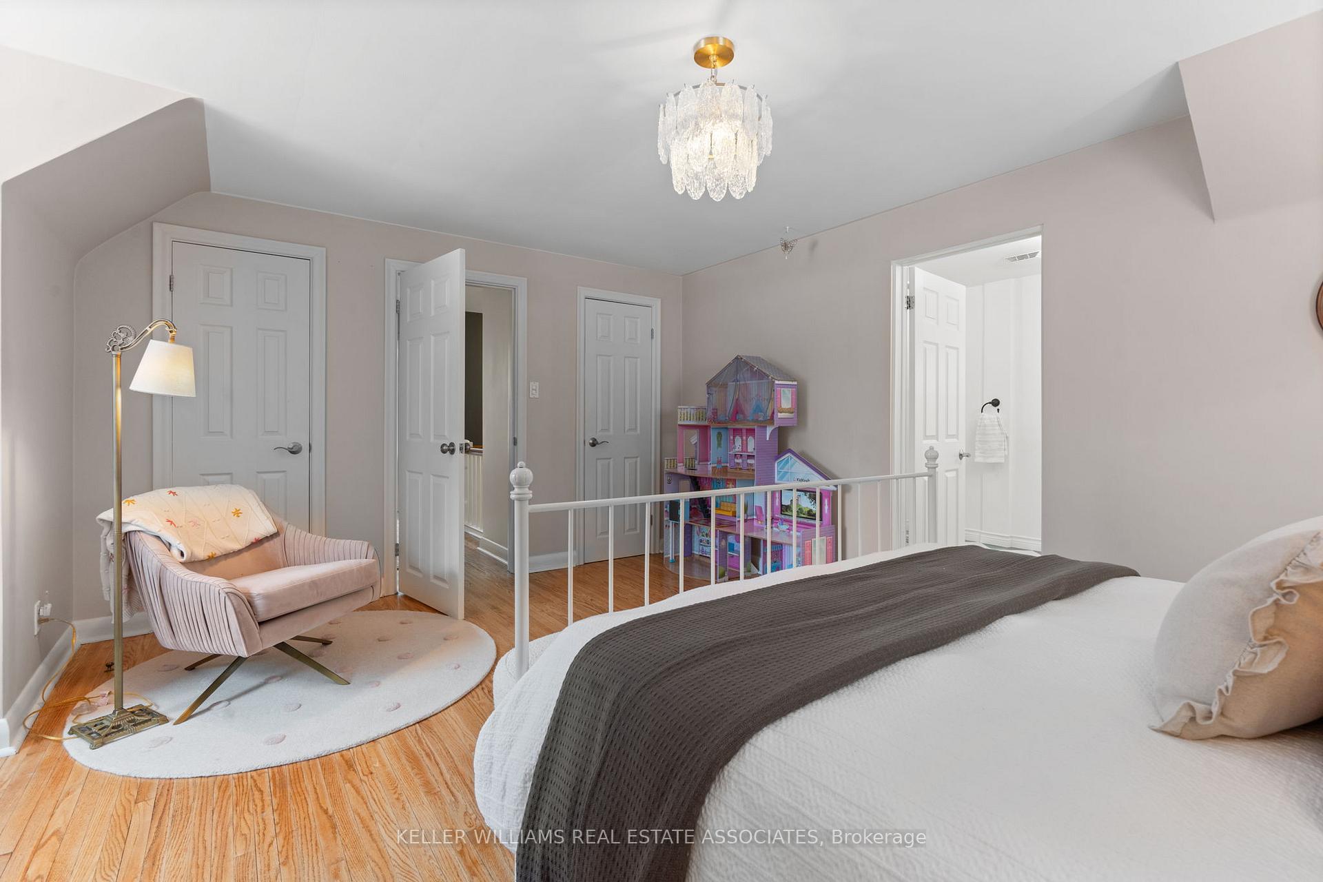 Photo 24 of 406 Saint John Street W, Whitby, Downtown Whitby — HOMEH