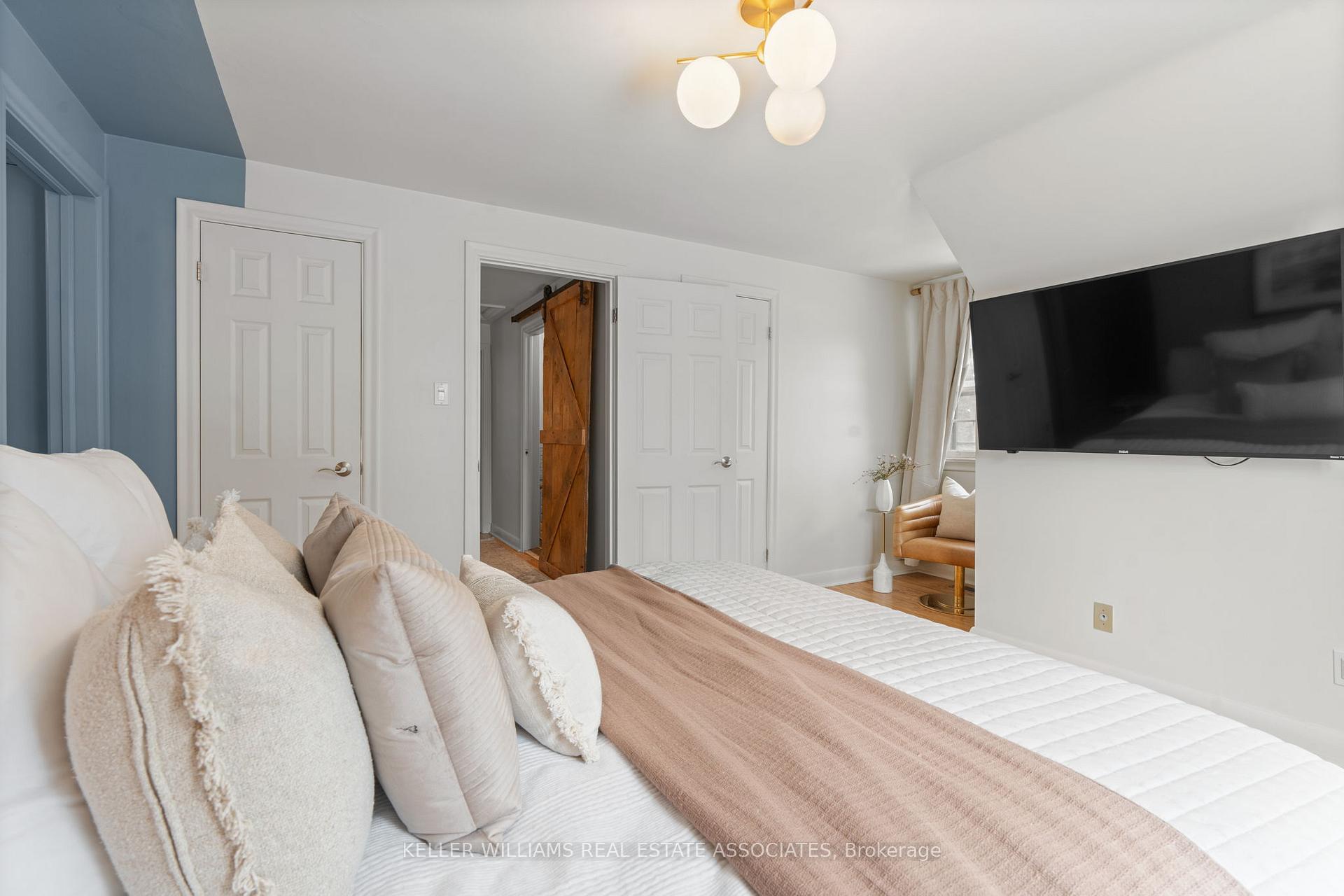 Photo 29 of 406 Saint John Street W, Whitby, Downtown Whitby — HOMEH
