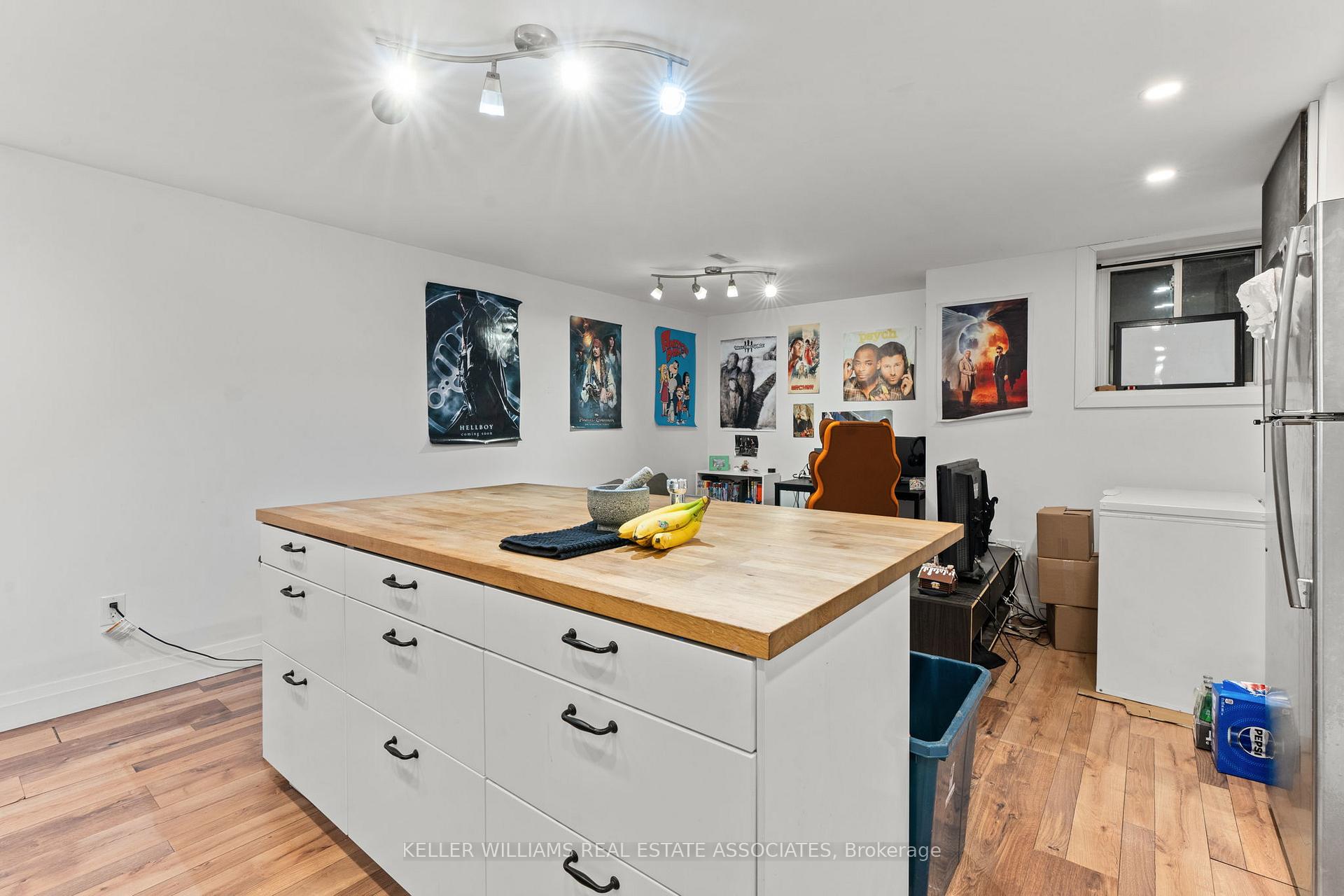 Photo 36 of 406 Saint John Street W, Whitby, Downtown Whitby — HOMEH
