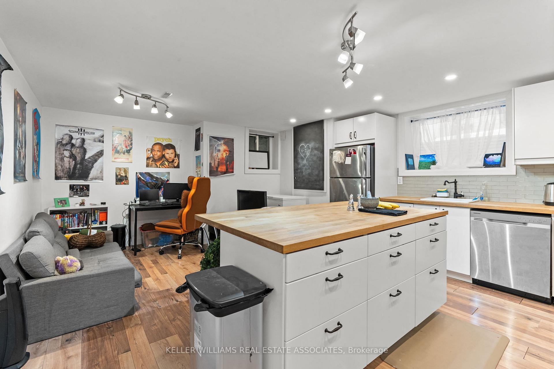 Photo 37 of 406 Saint John Street W, Whitby, Downtown Whitby — HOMEH