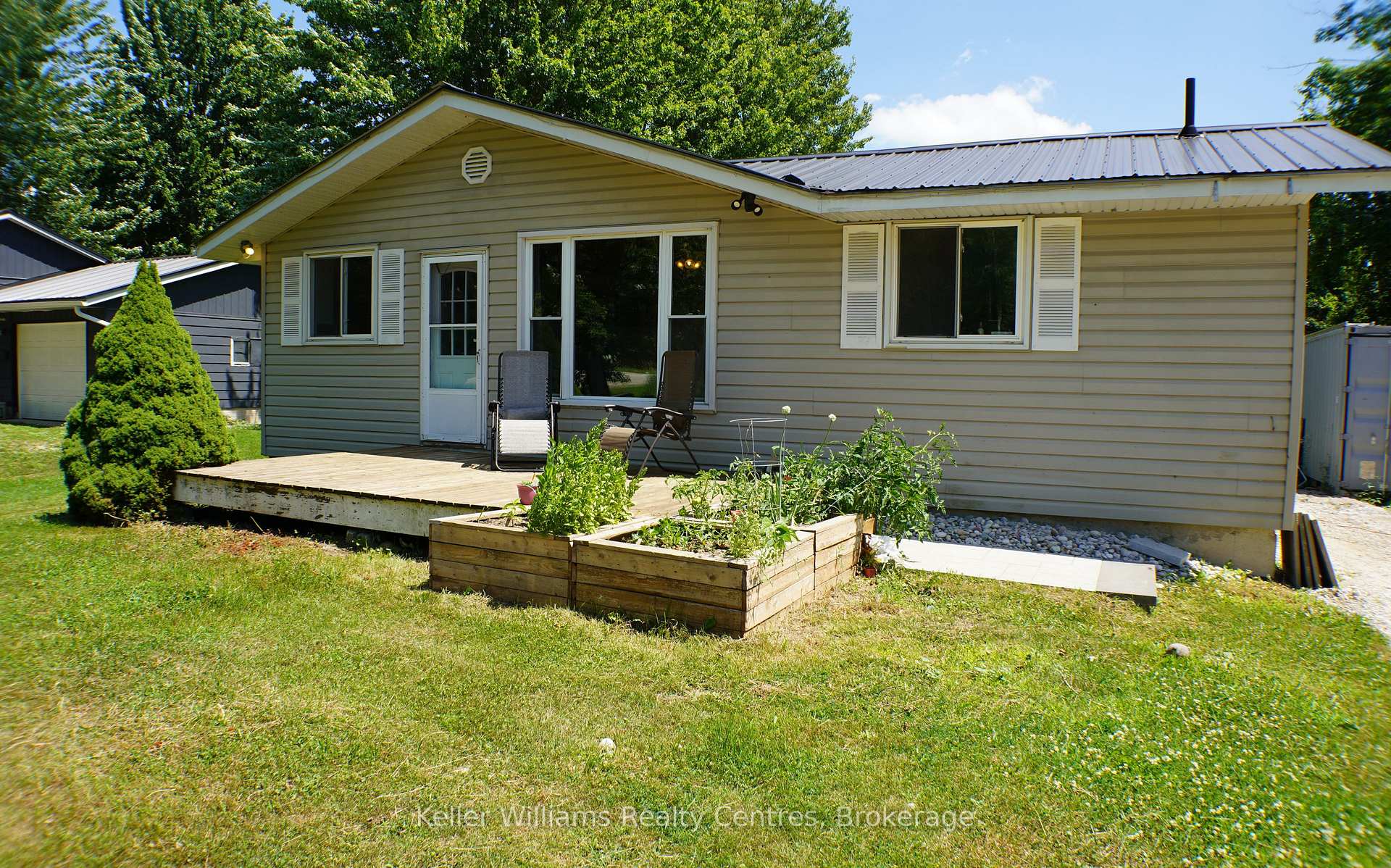Front of 3000 Bruce 1 Road