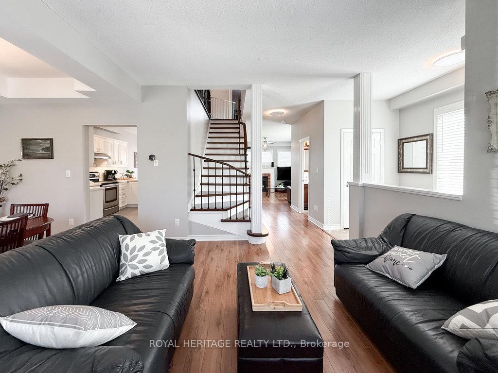 Photo 5 of 8 Bedell Crescent, Whitby, Rolling Acres — HOMEH