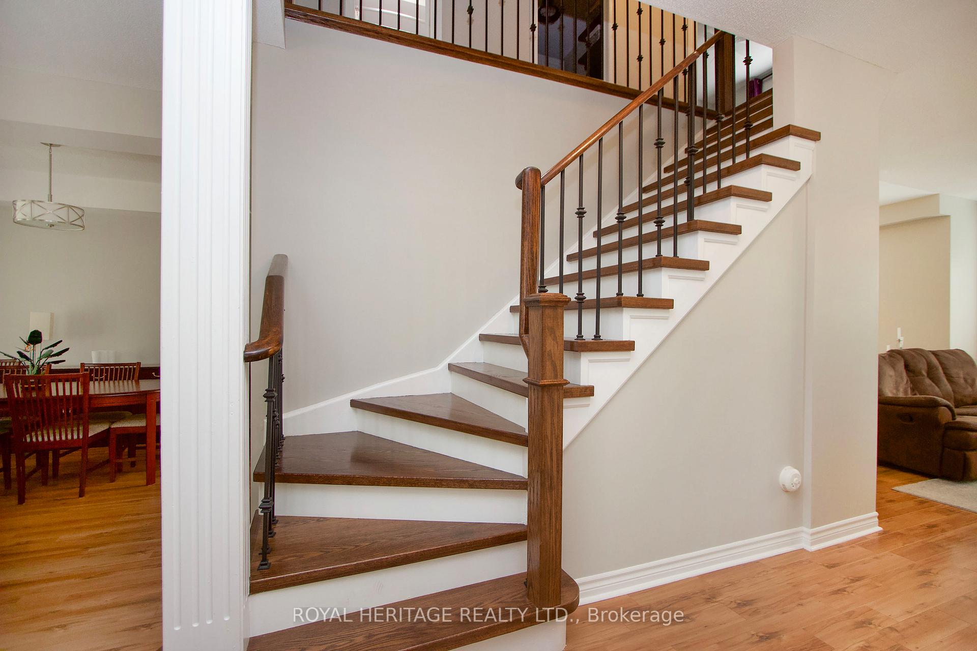 Photo 23 of 8 Bedell Crescent, Whitby, Rolling Acres — HOMEH