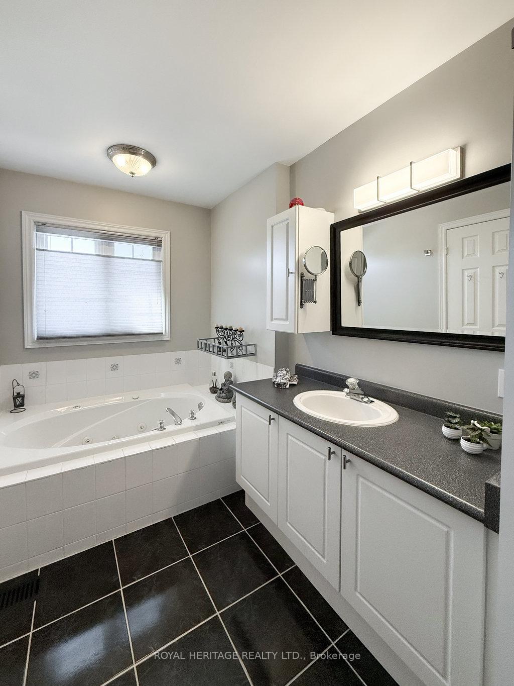 Photo 30 of 8 Bedell Crescent, Whitby, Rolling Acres — HOMEH
