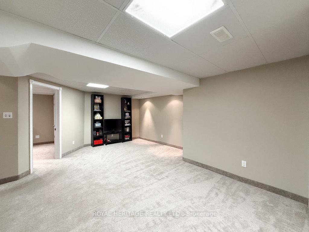 Photo 41 of 8 Bedell Crescent, Whitby, Rolling Acres — HOMEH
