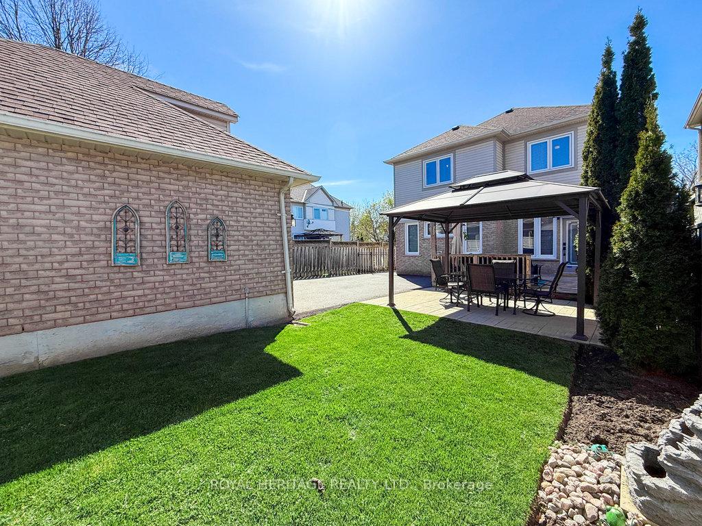 Photo 47 of 8 Bedell Crescent, Whitby, Rolling Acres — HOMEH