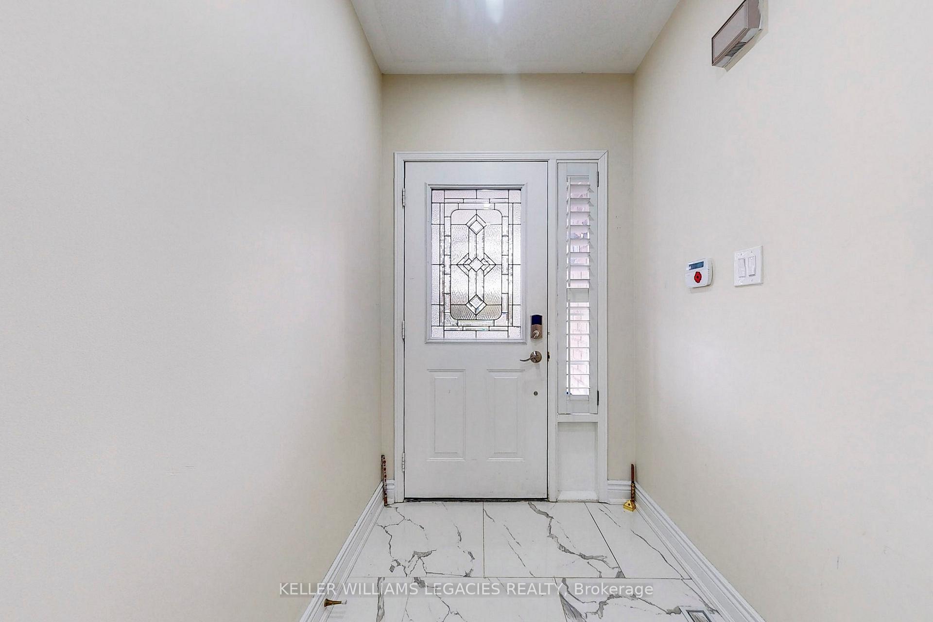 Photo 4 of 56 Camino Drive, Vaughan, Vellore Village — HOMEH