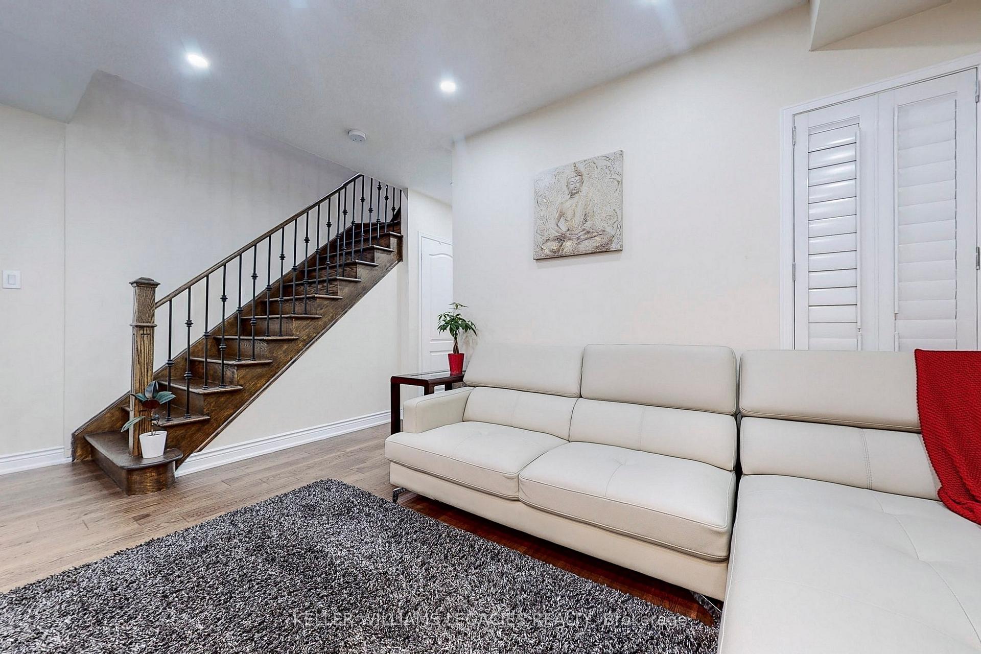 Photo 7 of 56 Camino Drive, Vaughan, Vellore Village — HOMEH