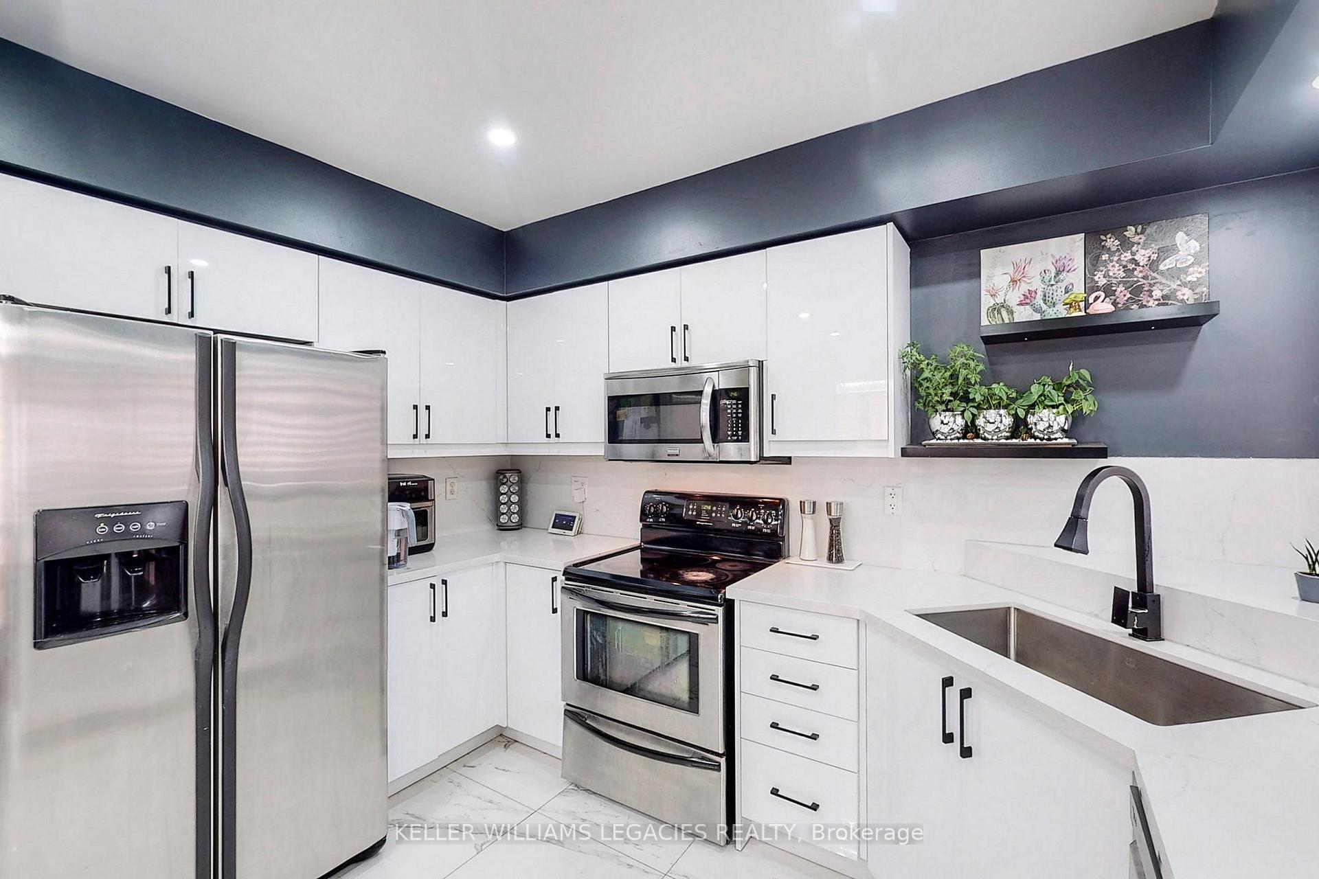 Photo 10 of 56 Camino Drive, Vaughan, Vellore Village — HOMEH