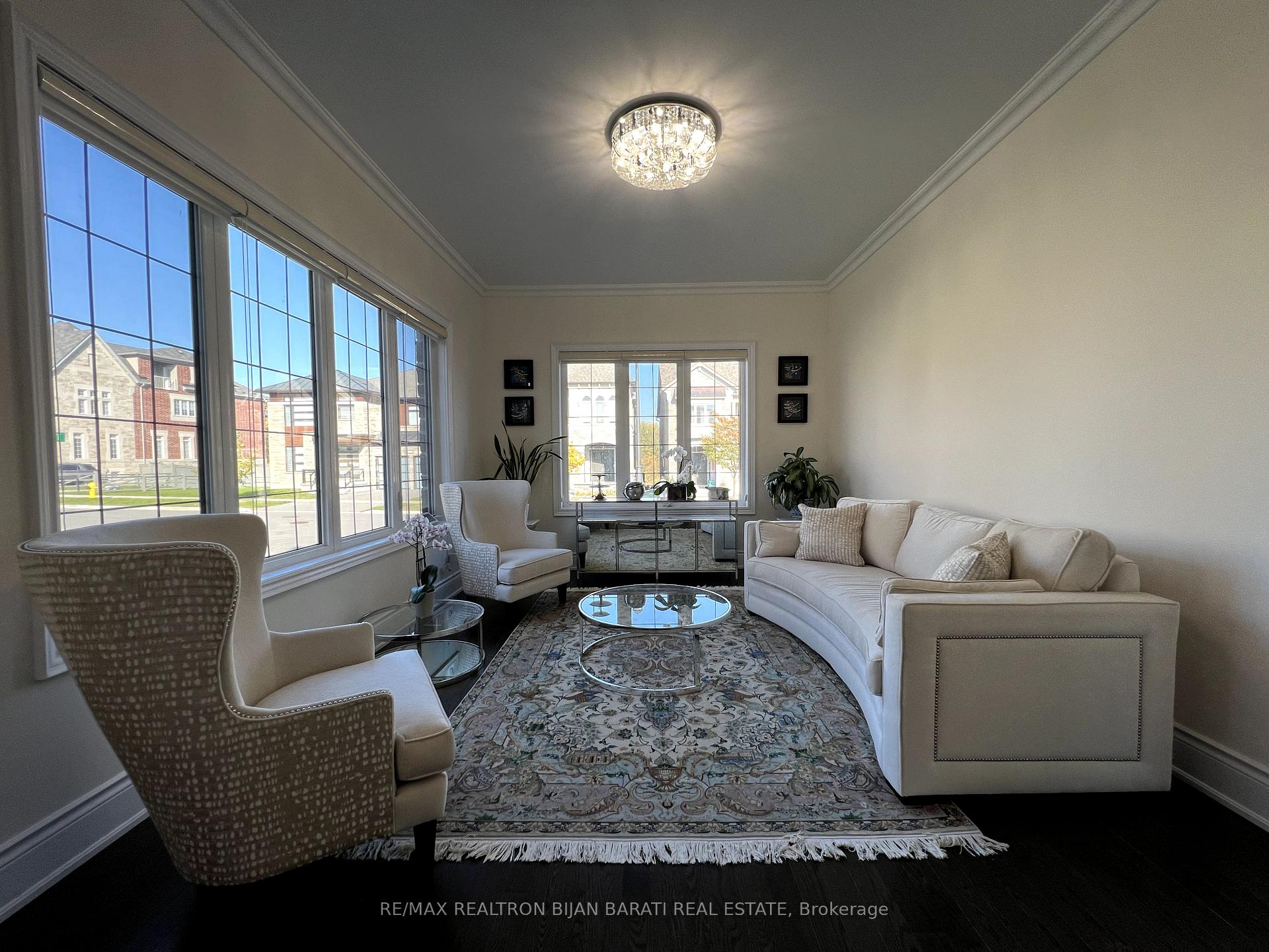 Photo 3 of 42 Hurst Avenue, Vaughan, Patterson — HOMEH