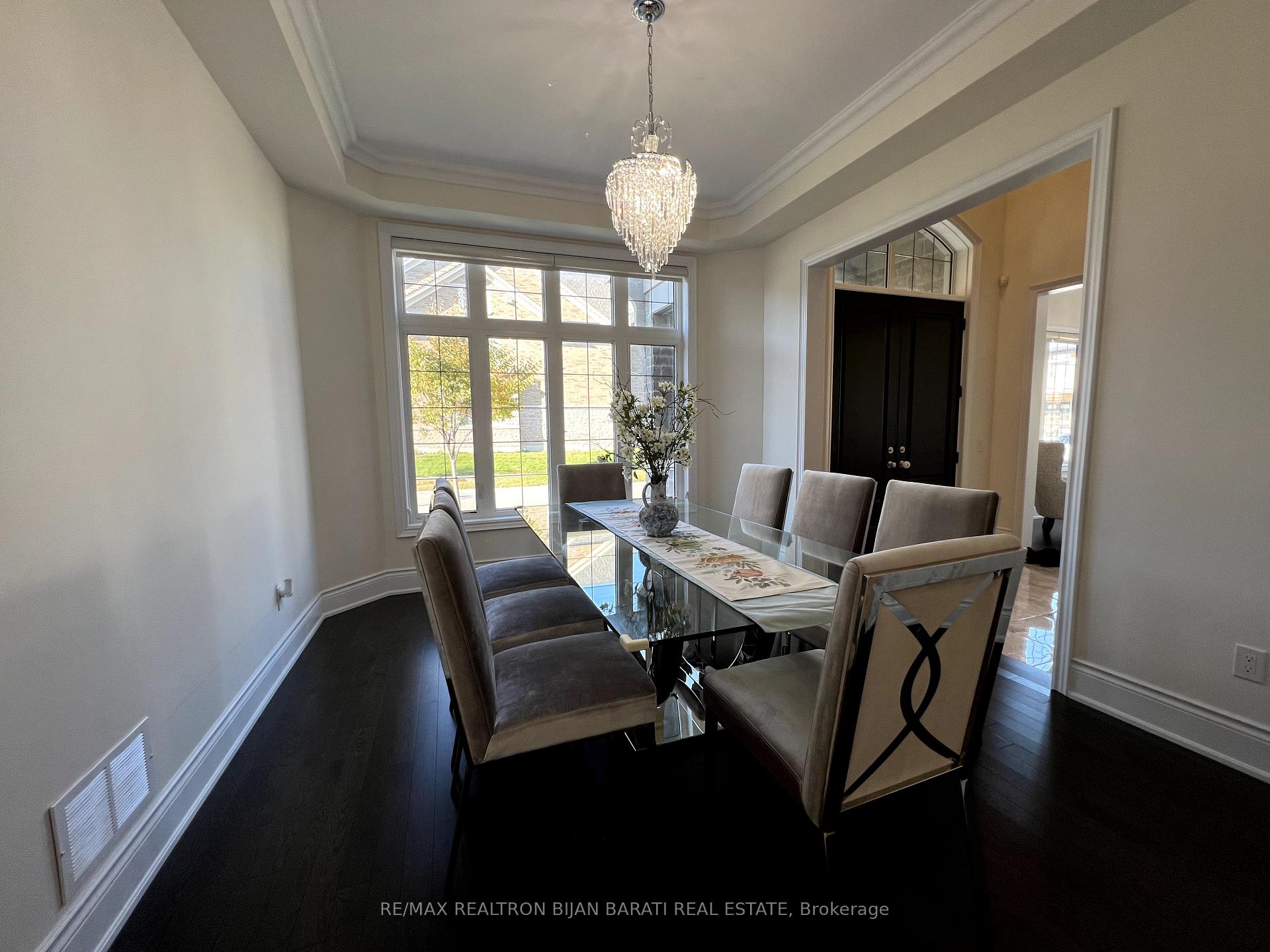 Photo 5 of 42 Hurst Avenue, Vaughan, Patterson — HOMEH