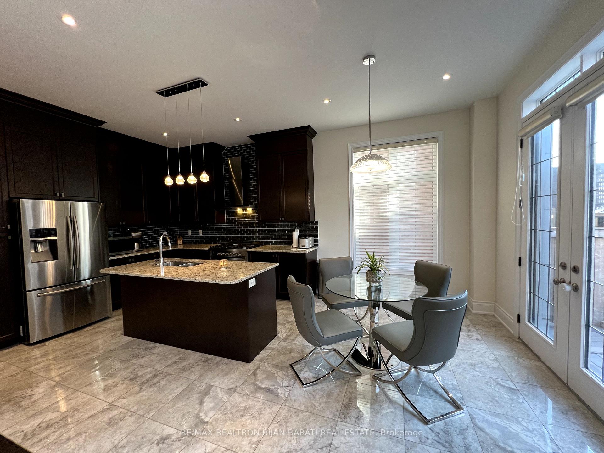 Photo 10 of 42 Hurst Avenue, Vaughan, Patterson — HOMEH