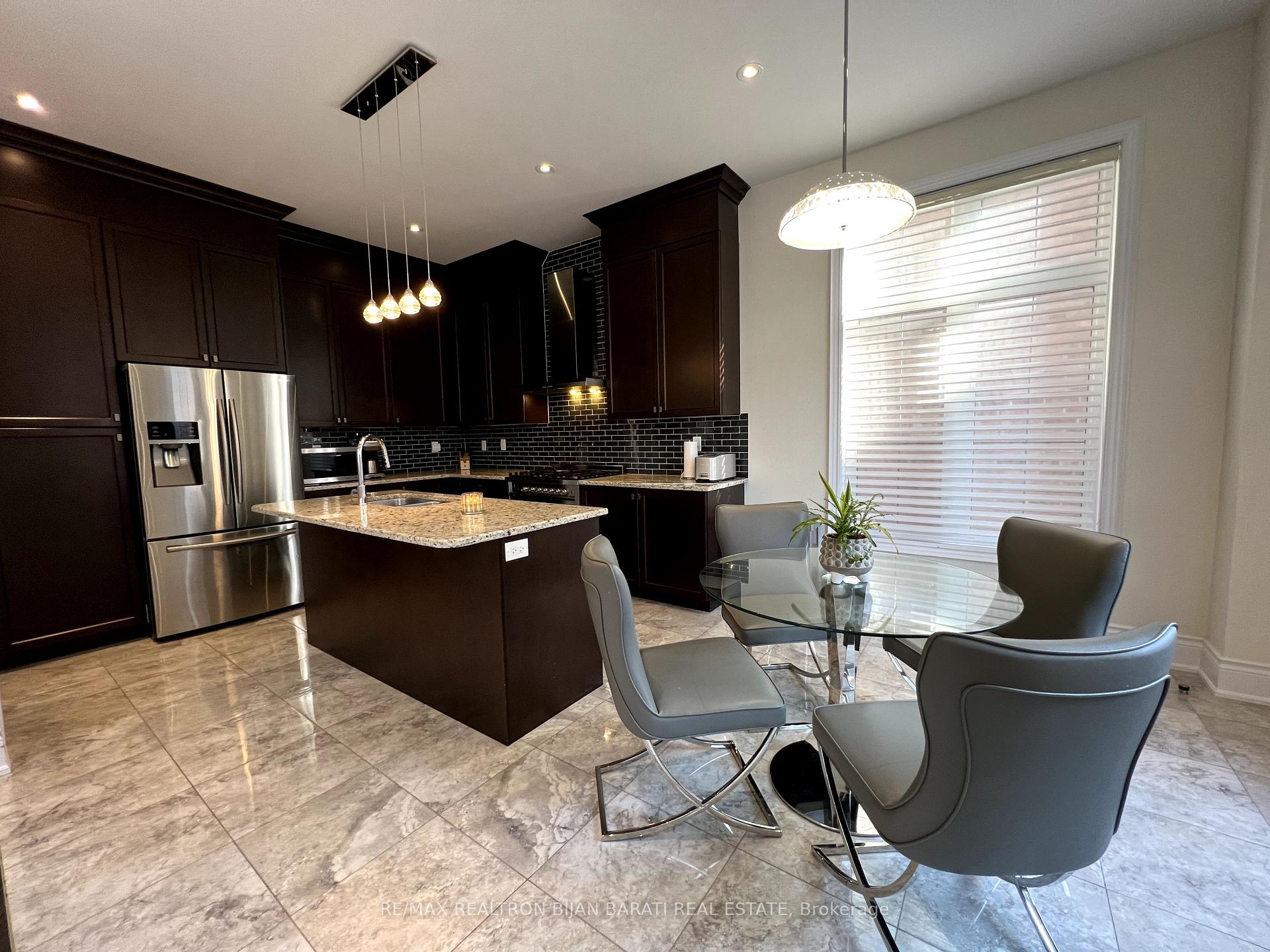 Photo 12 of 42 Hurst Avenue, Vaughan, Patterson — HOMEH