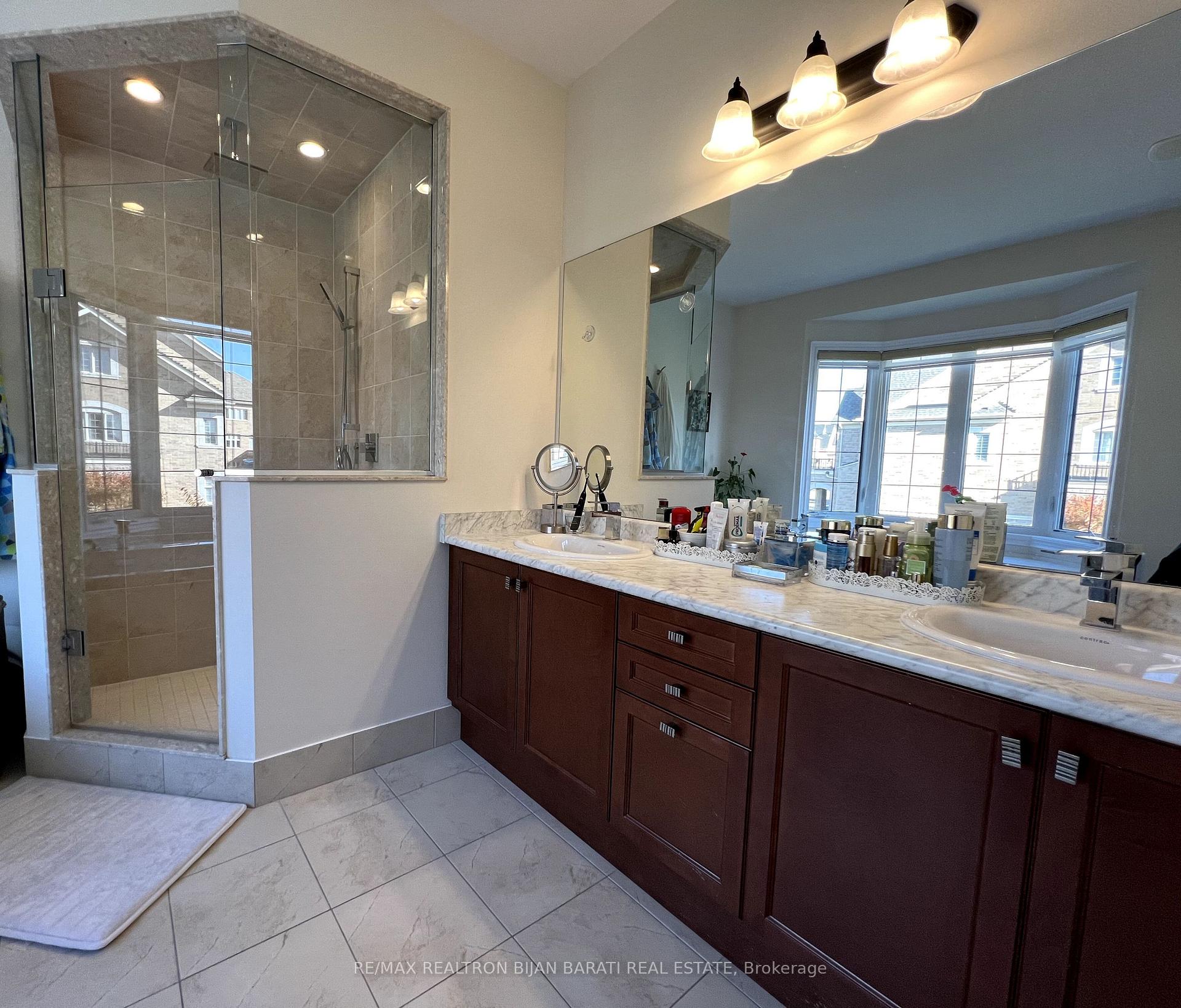 Photo 18 of 42 Hurst Avenue, Vaughan, Patterson — HOMEH