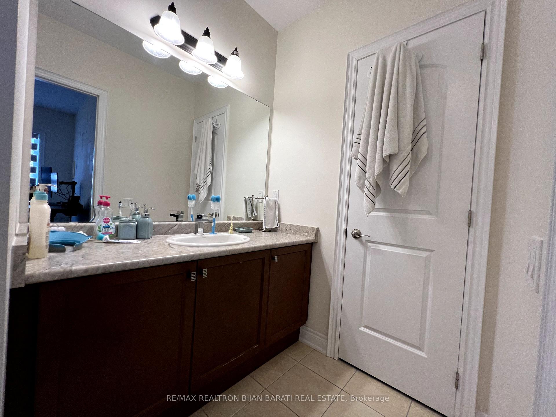 Photo 25 of 42 Hurst Avenue, Vaughan, Patterson — HOMEH
