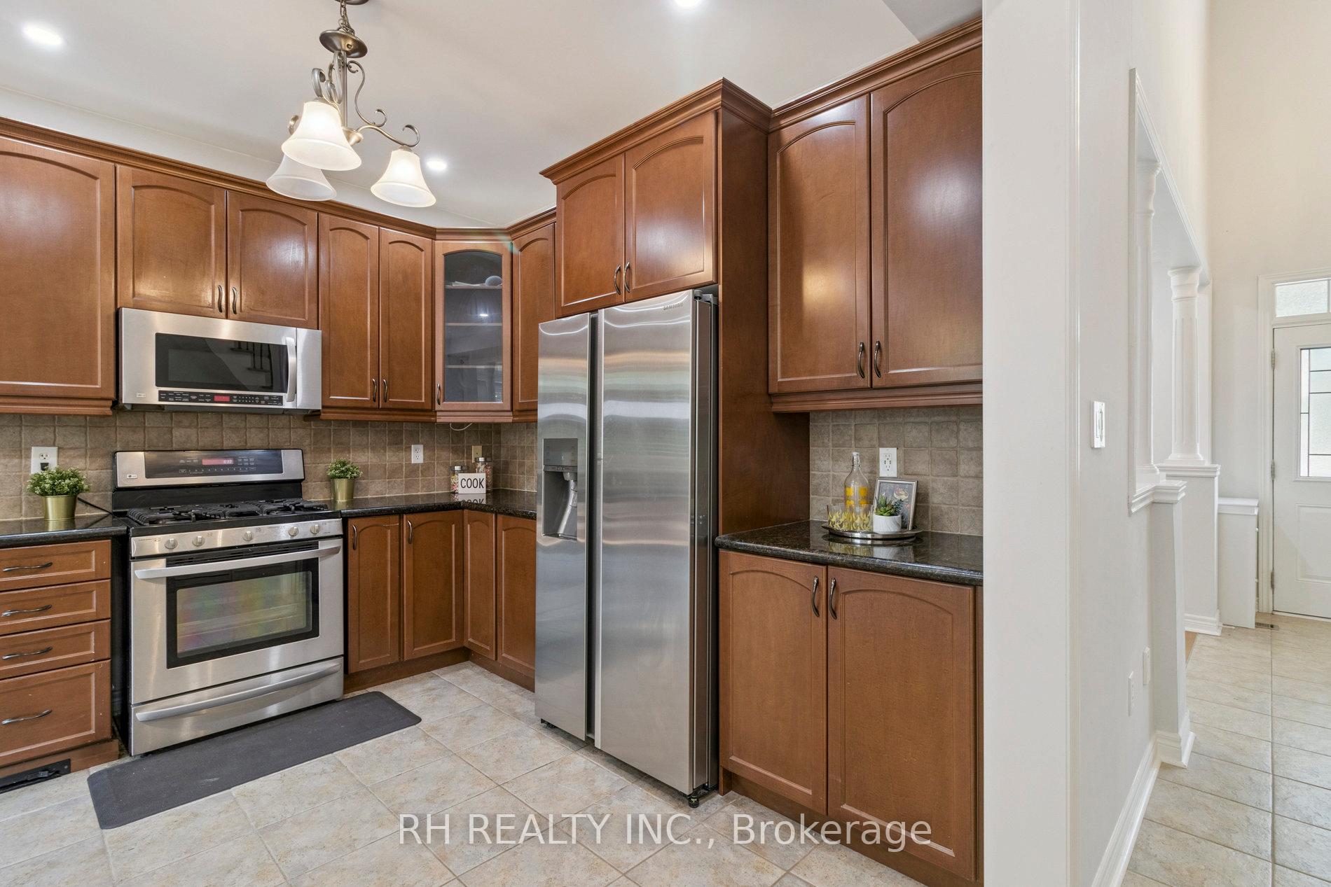 Photo 9 of 23 Filippazzo Road, Vaughan, Vellore Village — HOMEH