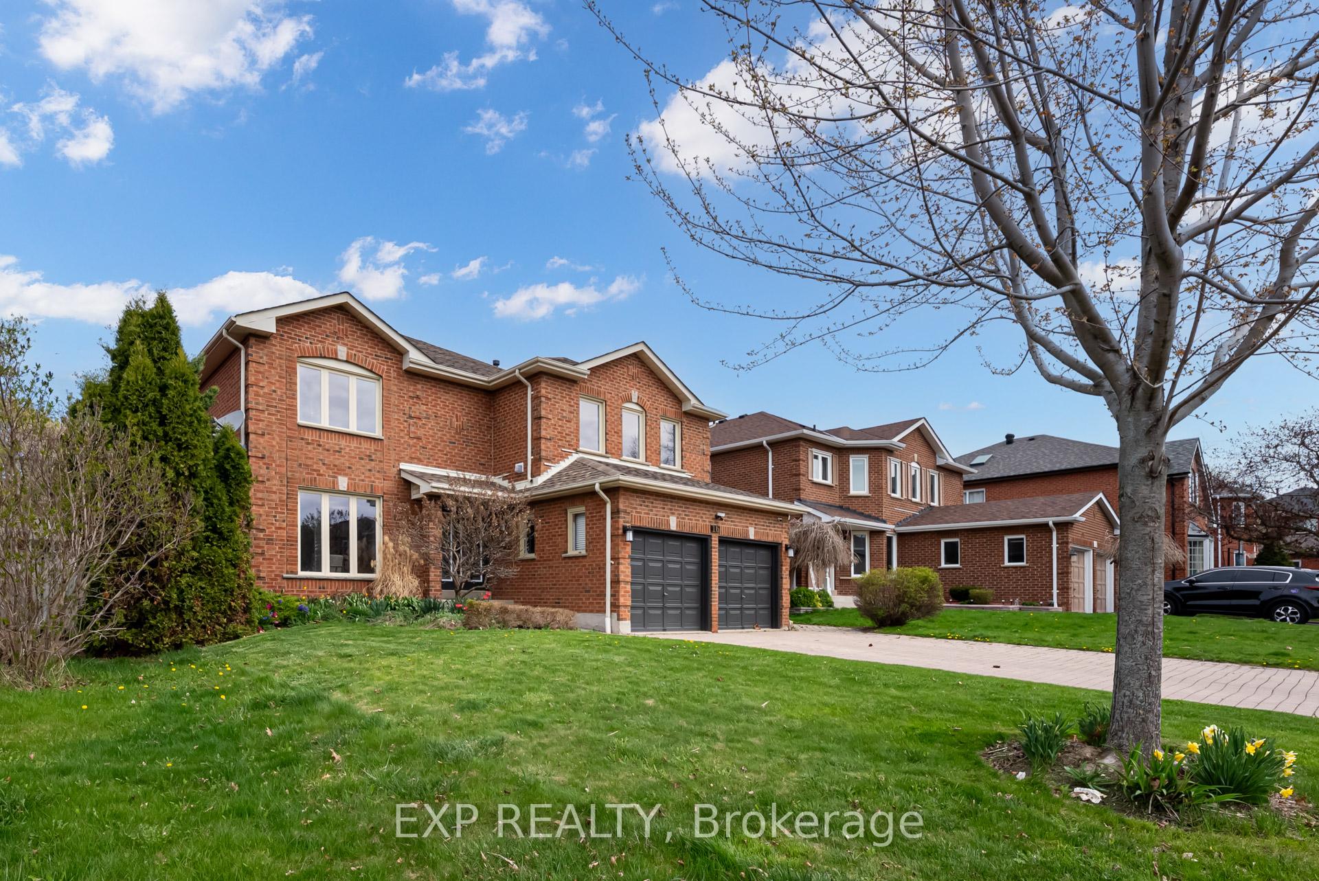 Photo 2 of 16 Jamieson Crescent, Whitby, Rolling Acres — HOMEH