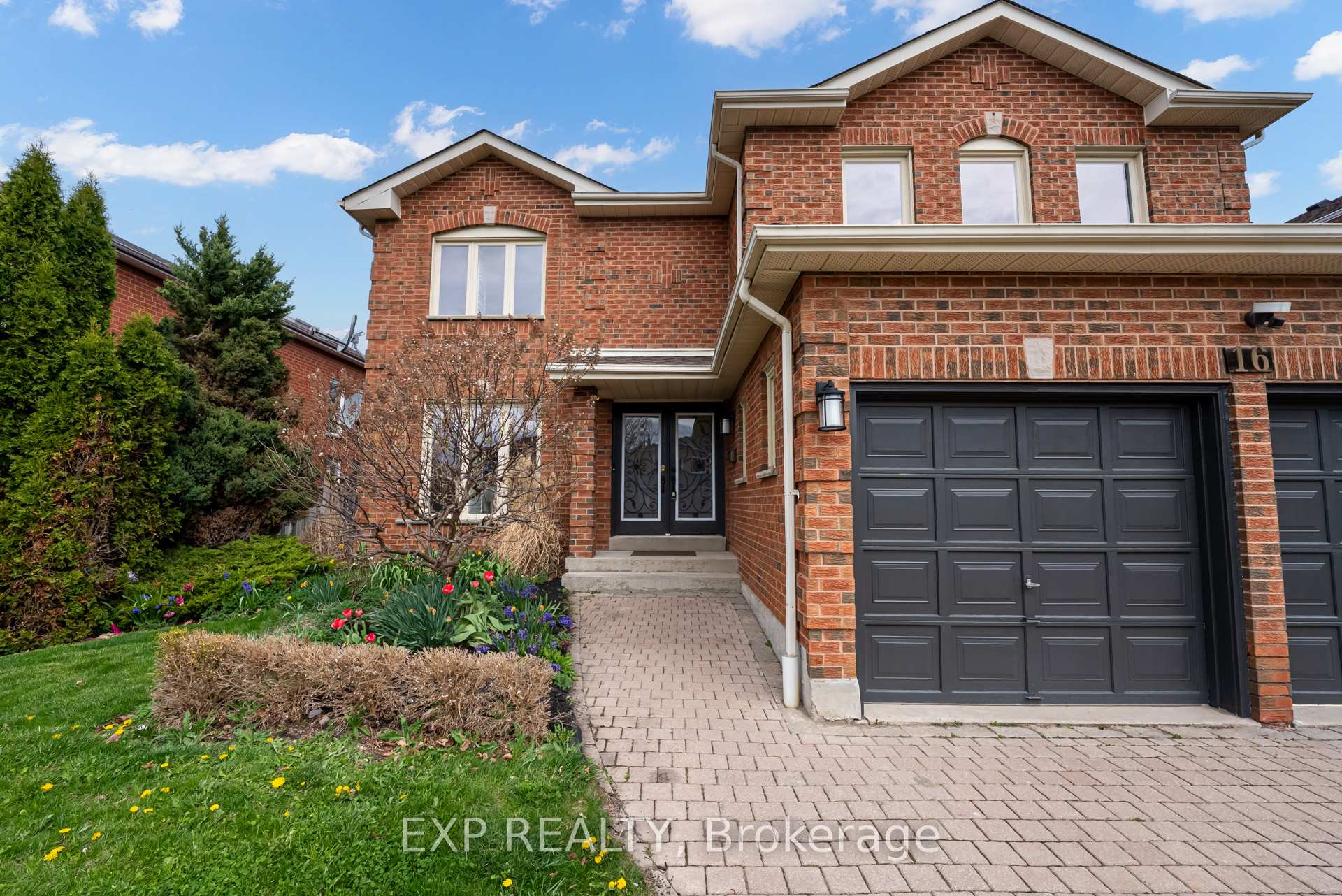 Photo 3 of 16 Jamieson Crescent, Whitby, Rolling Acres — HOMEH