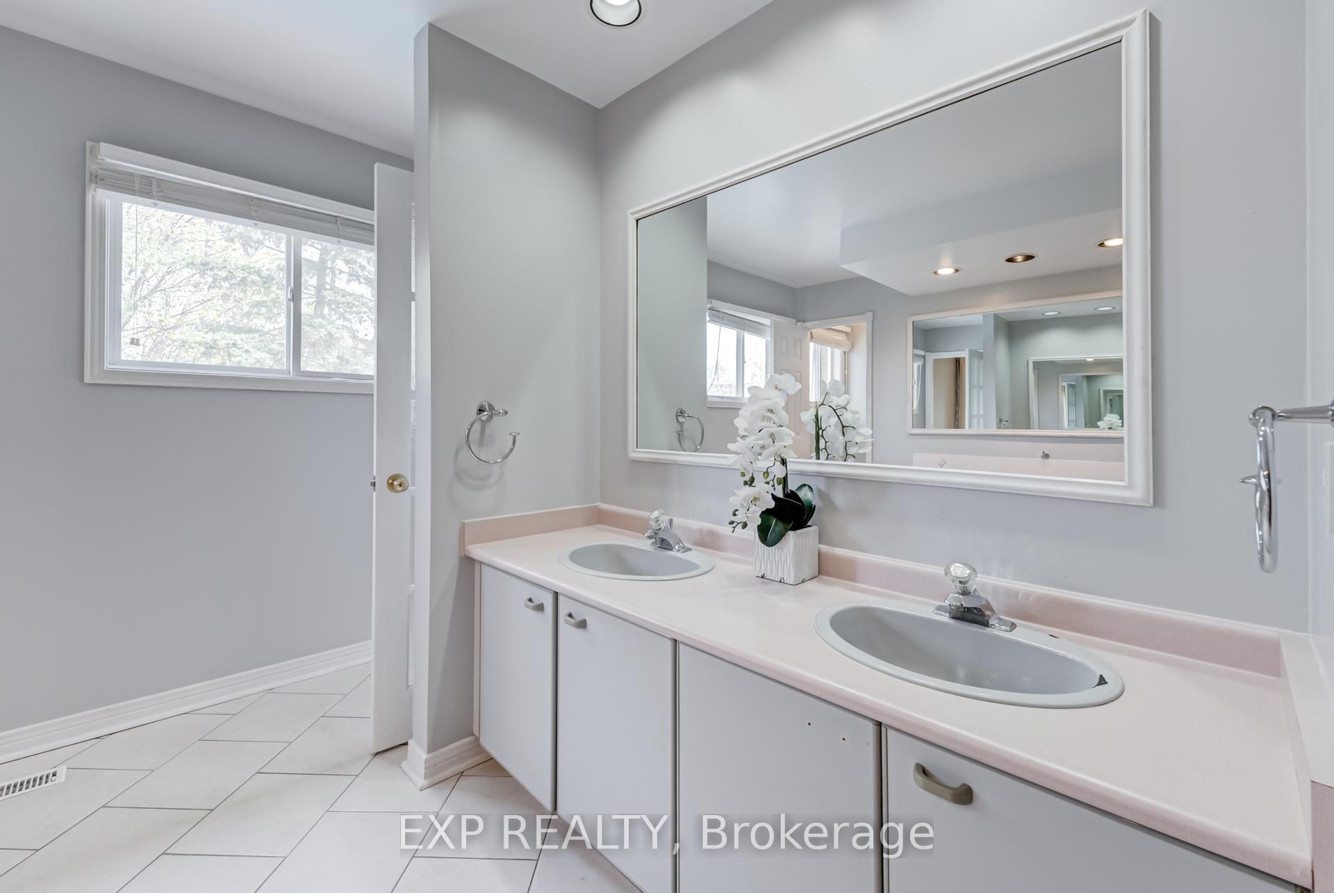 Photo 21 of 16 Jamieson Crescent, Whitby, Rolling Acres — HOMEH