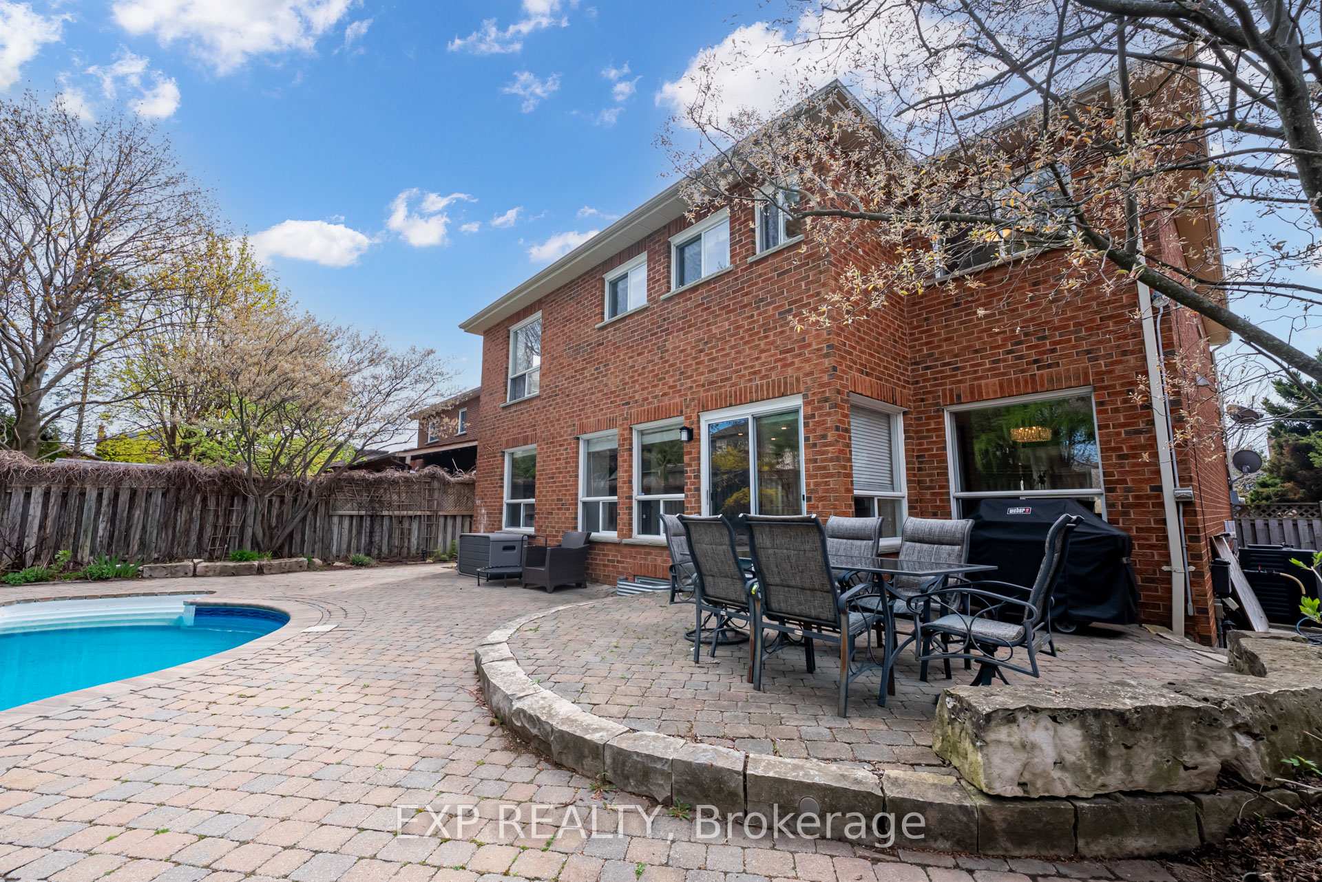 Photo 35 of 16 Jamieson Crescent, Whitby, Rolling Acres — HOMEH