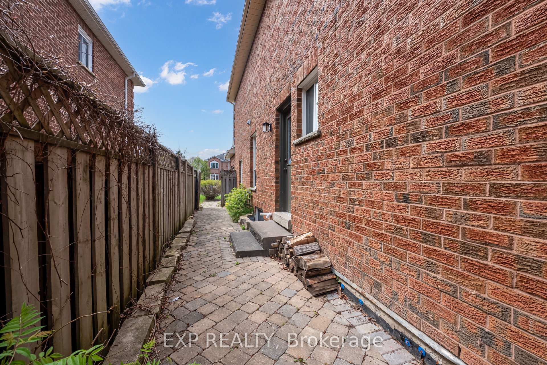 Photo 36 of 16 Jamieson Crescent, Whitby, Rolling Acres — HOMEH