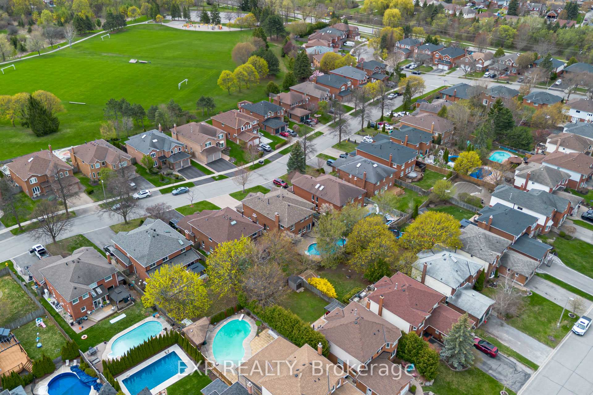 Photo 39 of 16 Jamieson Crescent, Whitby, Rolling Acres — HOMEH
