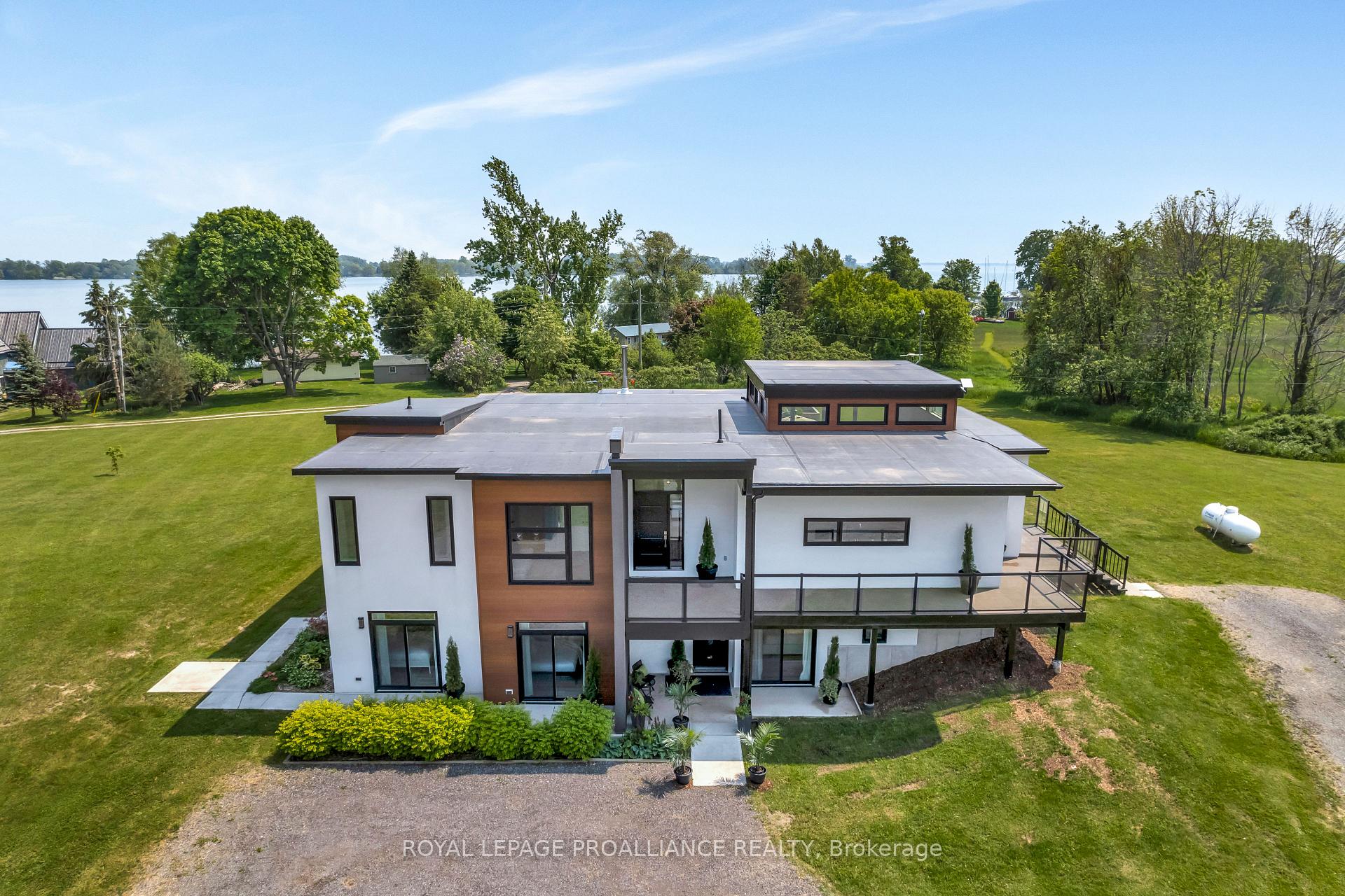 Front of 2670 County Road 8