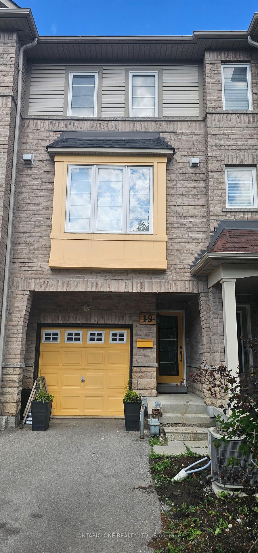 Photo 33 of 19 Talbotshire Street, Ajax, South West — HOMEH