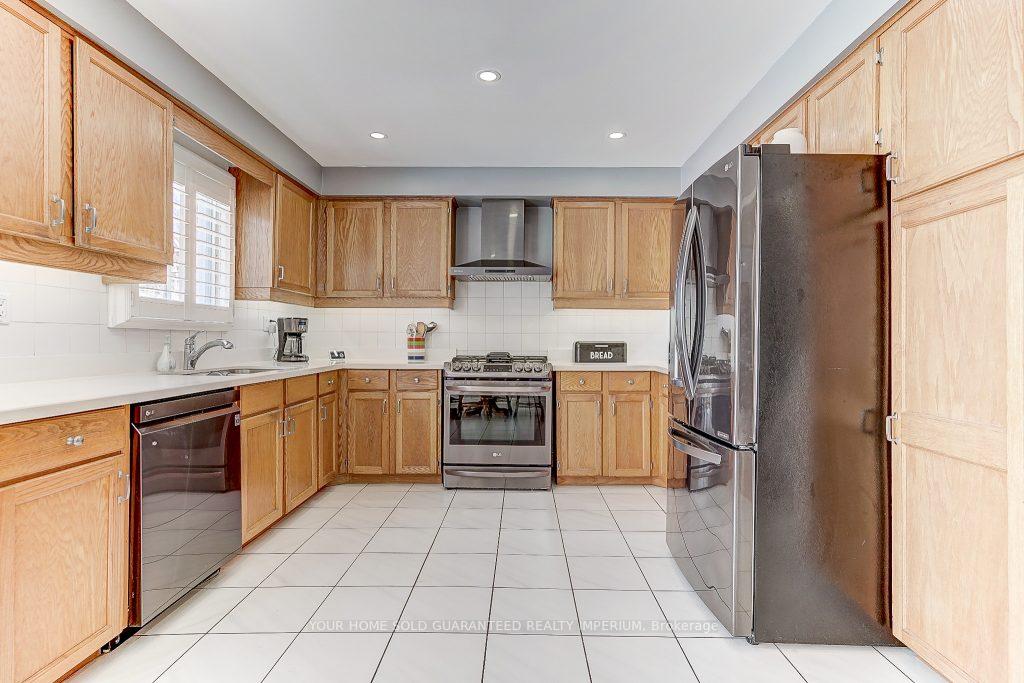 Photo 5 of 528 Mcleod Crescent, Pickering, Rosebank — HOMEH