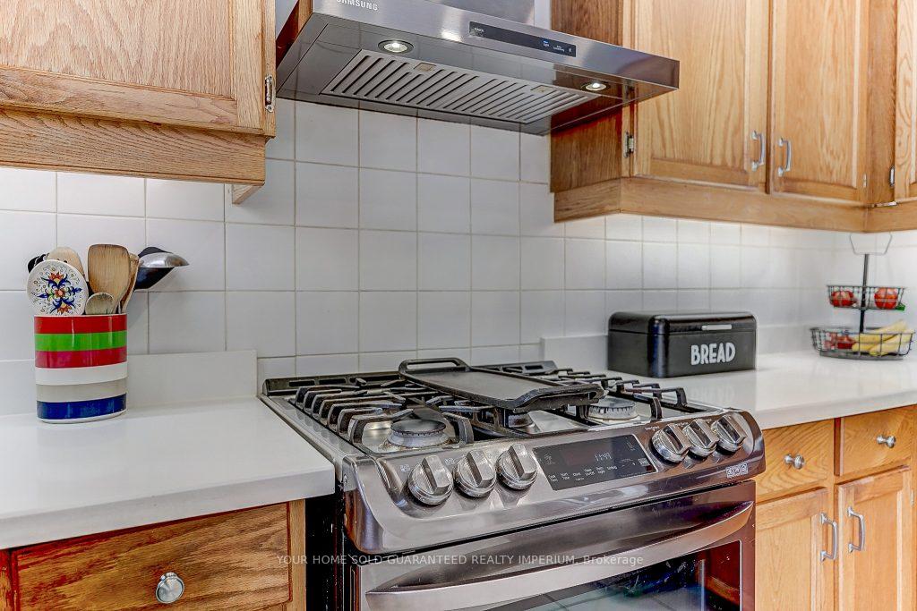 Photo 6 of 528 Mcleod Crescent, Pickering, Rosebank — HOMEH