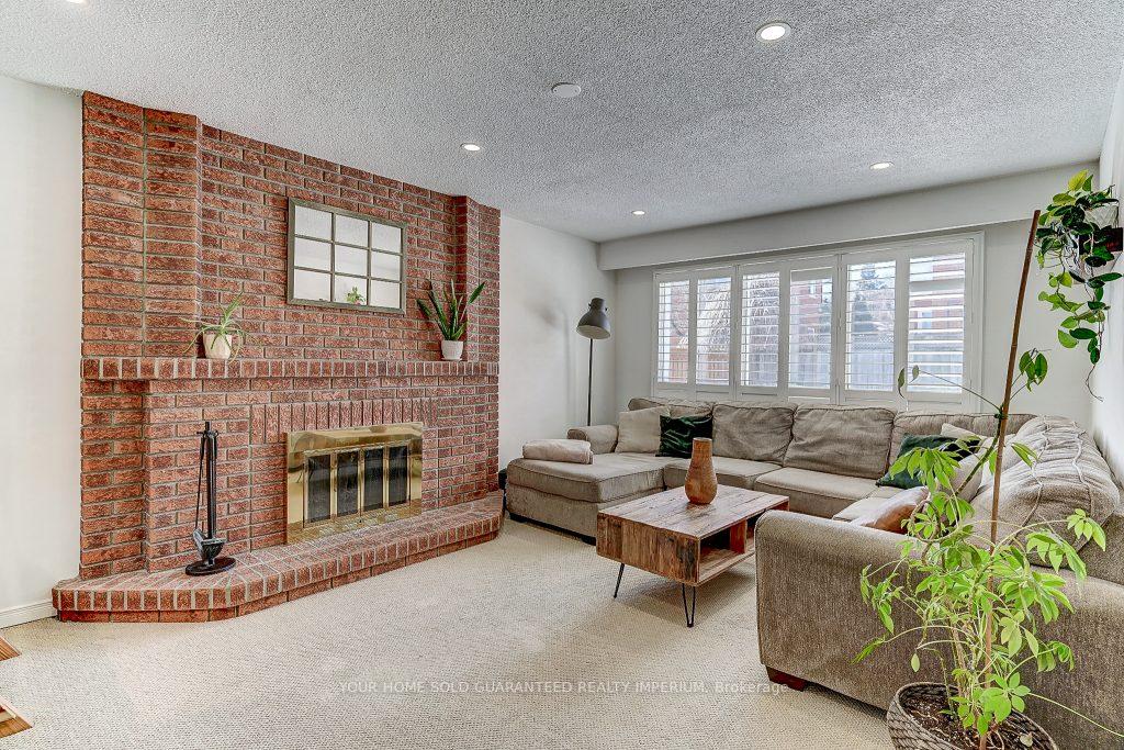 Photo 8 of 528 Mcleod Crescent, Pickering, Rosebank — HOMEH