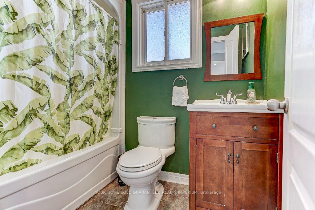 Photo 10 of 528 Mcleod Crescent, Pickering, Rosebank — HOMEH