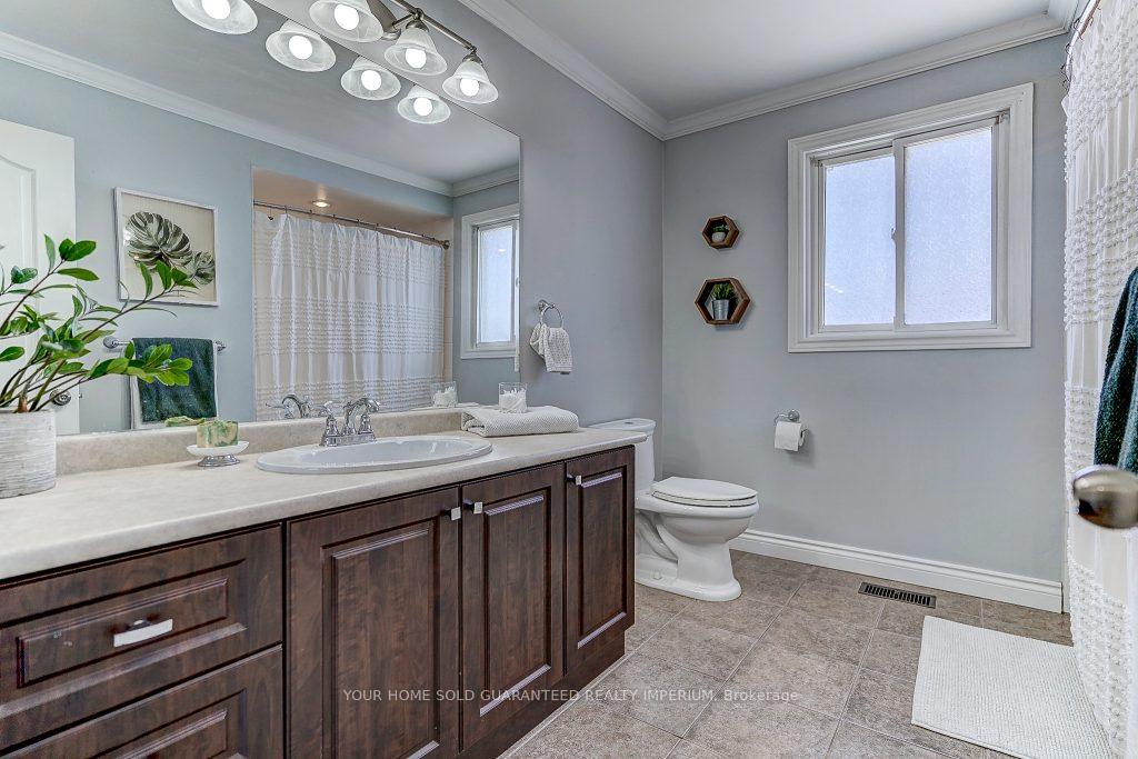 Photo 12 of 528 Mcleod Crescent, Pickering, Rosebank — HOMEH