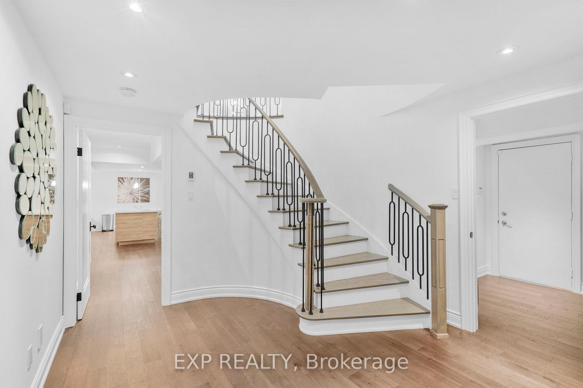 Photo 3 of 289 Westridge Drive, Vaughan, Kleinburg — HOMEH
