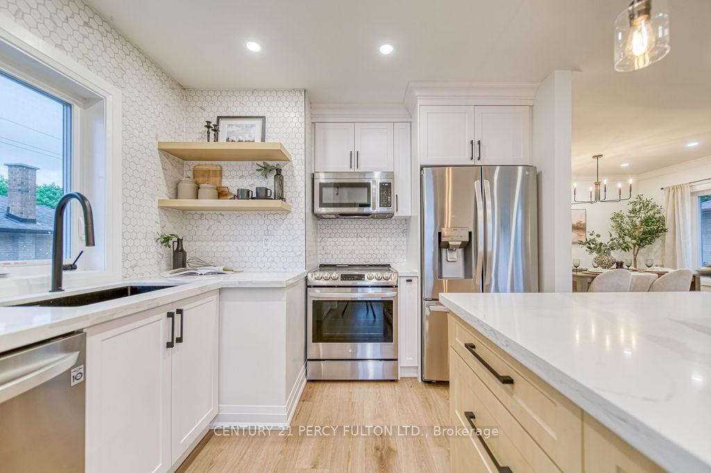 Photo 5 of 720 Gilbert Street W, Whitby, Downtown Whitby — HOMEH