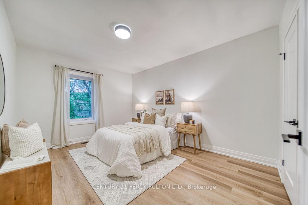 Photo 13 of 720 Gilbert Street W, Whitby, Downtown Whitby — HOMEH