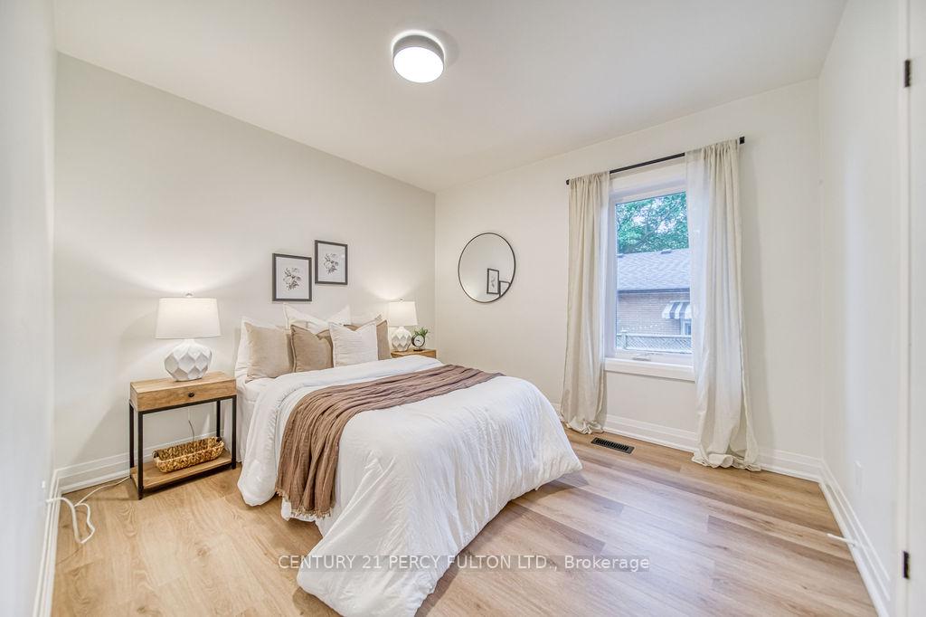 Photo 15 of 720 Gilbert Street W, Whitby, Downtown Whitby — HOMEH