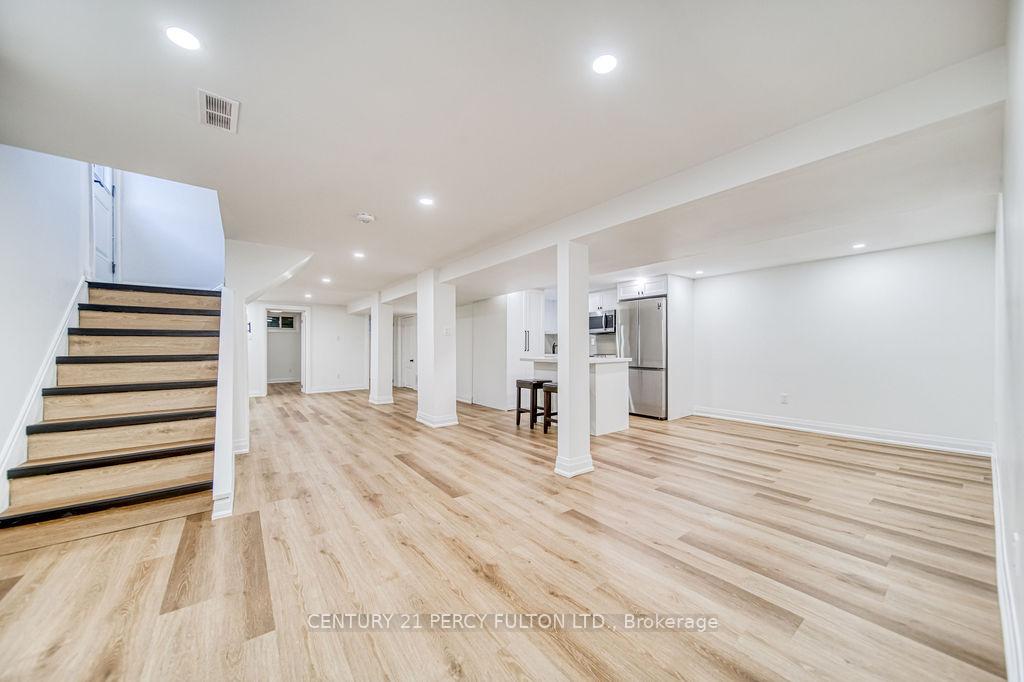 Photo 19 of 720 Gilbert Street W, Whitby, Downtown Whitby — HOMEH