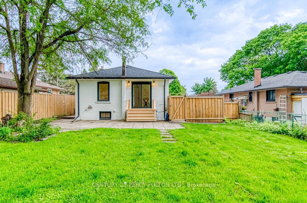 Photo 26 of 720 Gilbert Street W, Whitby, Downtown Whitby — HOMEH