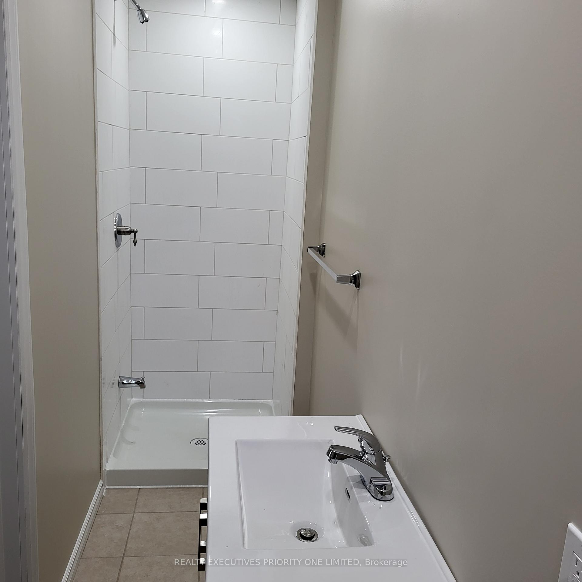 Photo 8 of 53 Crestwood Road, Vaughan, Crestwood-Springfarm-Yorkhill — HOMEH