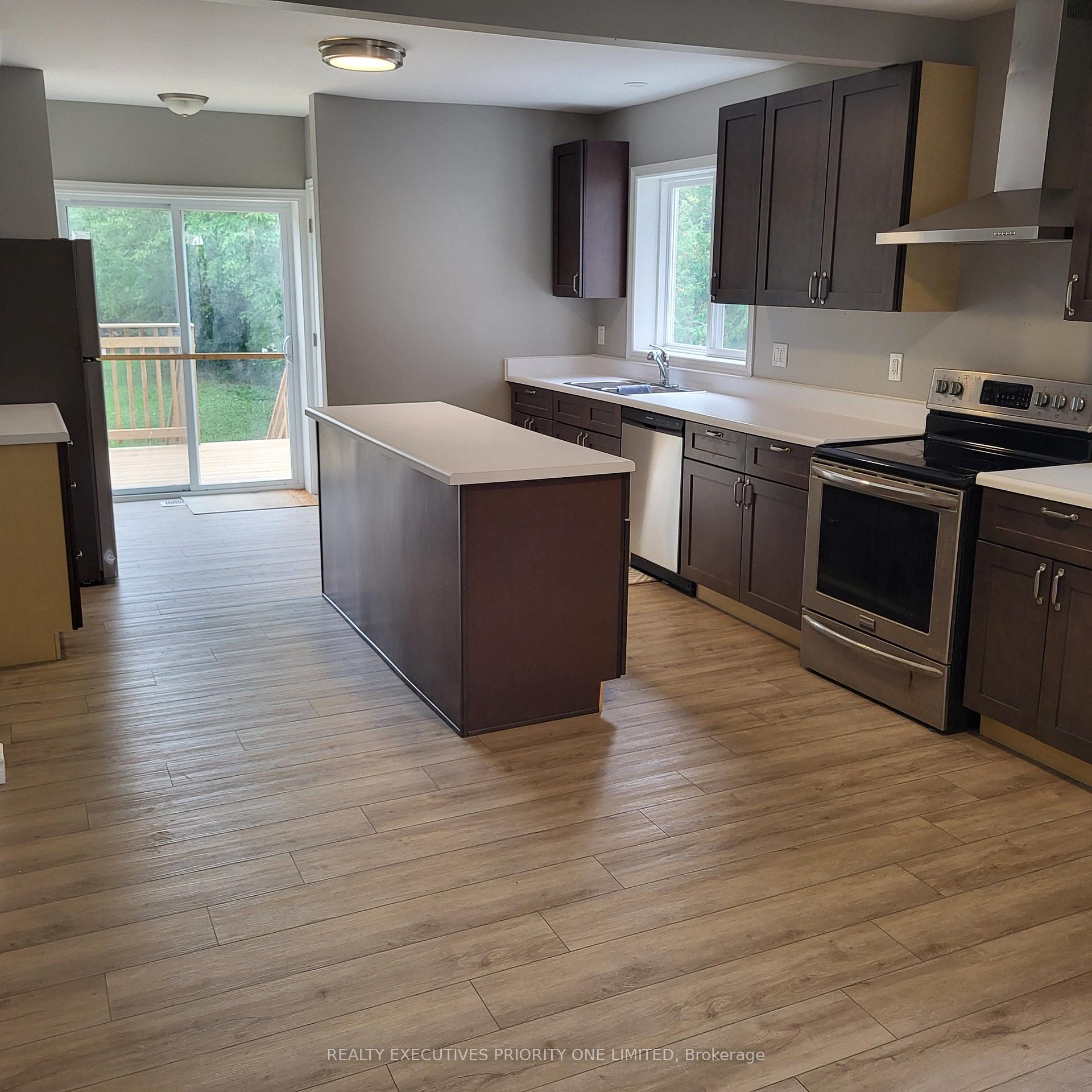Photo 10 of 53 Crestwood Road, Vaughan, Crestwood-Springfarm-Yorkhill — HOMEH