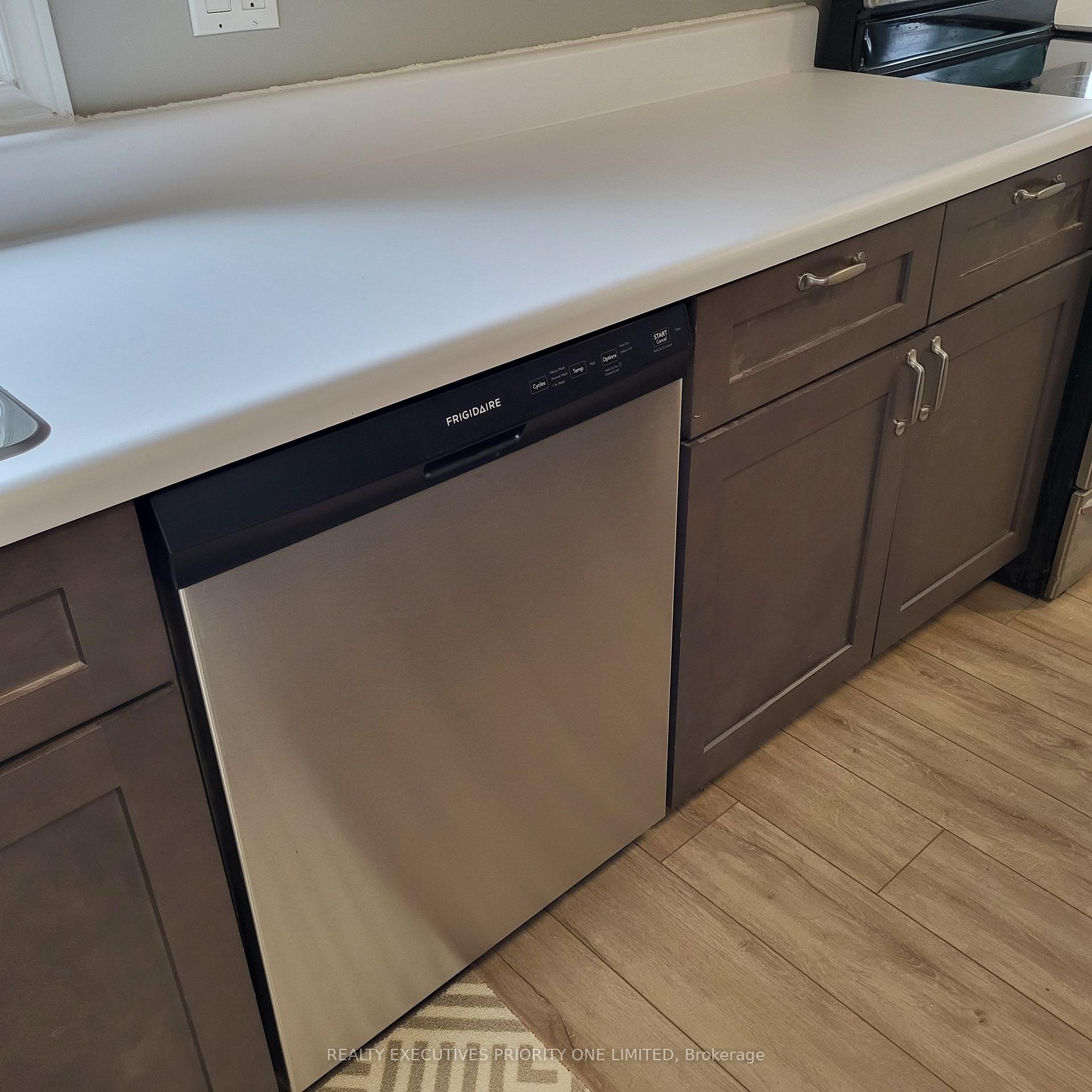 Photo 14 of 53 Crestwood Road, Vaughan, Crestwood-Springfarm-Yorkhill — HOMEH