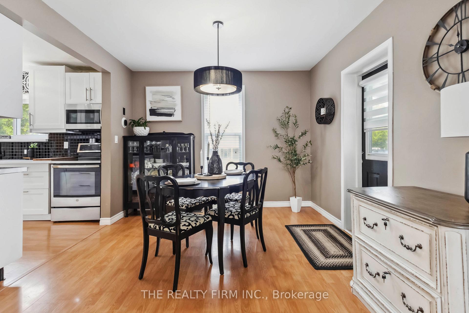 Photo 10 of 36 Walnut Street W, Aylmer — HOMEH