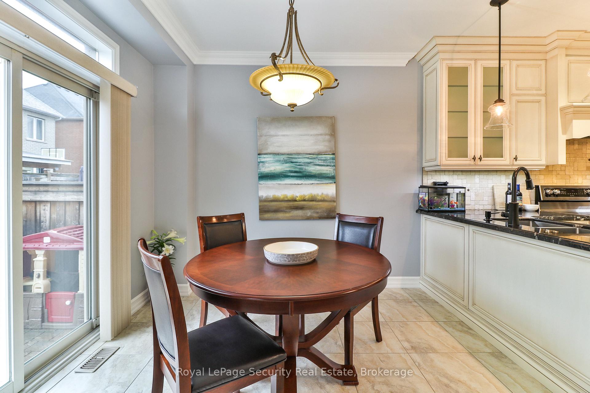 Photo 18 of 20 Vellore Avenue, Vaughan, Vellore Village — HOMEH