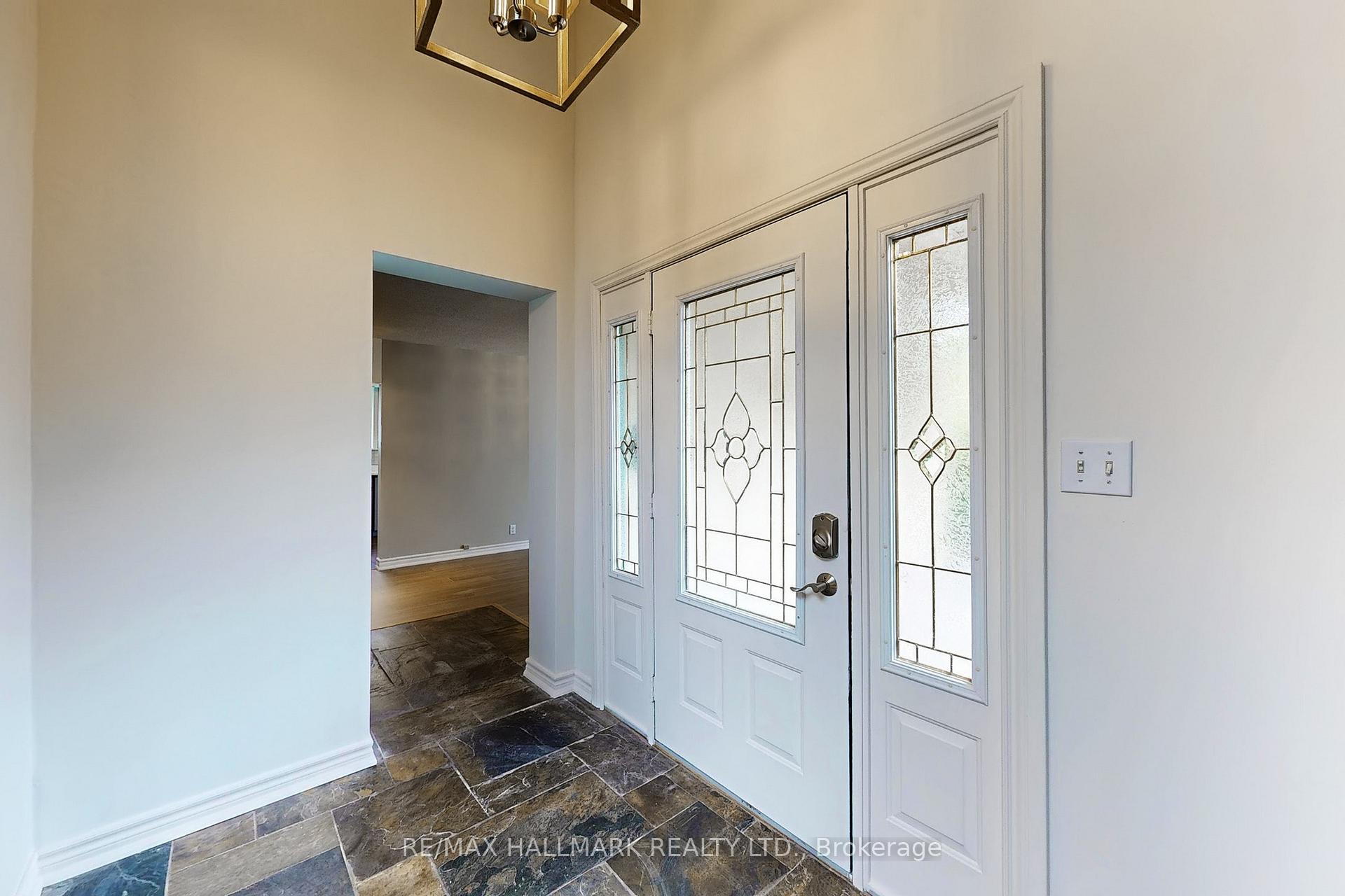 Photo 4 of 3 Corbett Crescent, Aurora, Aurora Highlands — HOMEH