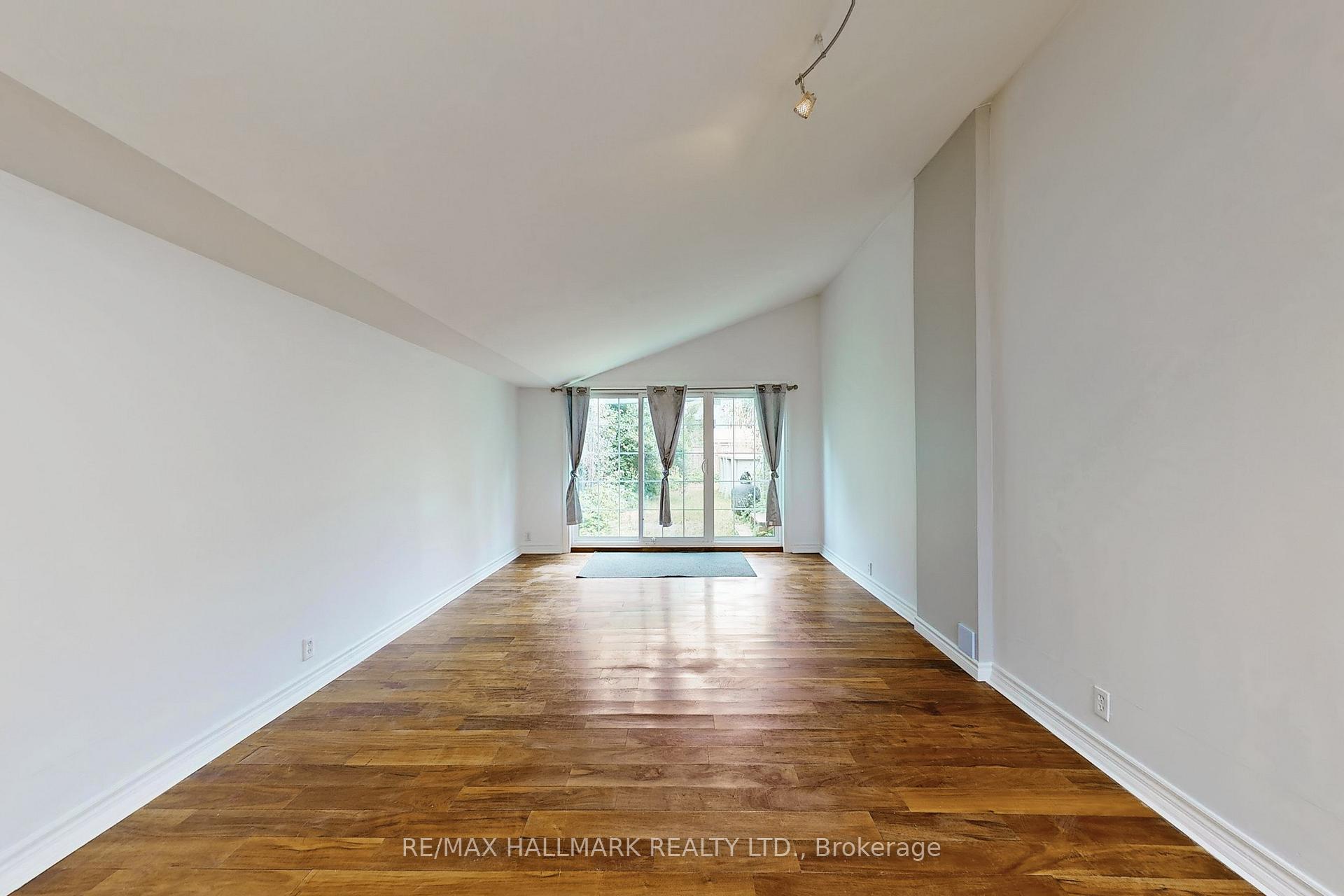 Photo 17 of 3 Corbett Crescent, Aurora, Aurora Highlands — HOMEH