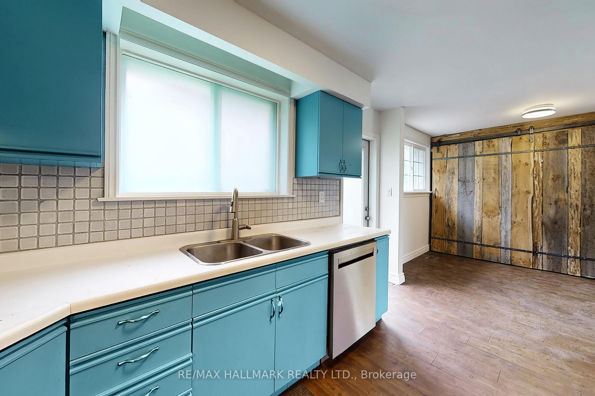 Photo 10 of 3 Corbett Crescent, Aurora, Aurora Highlands — HOMEH