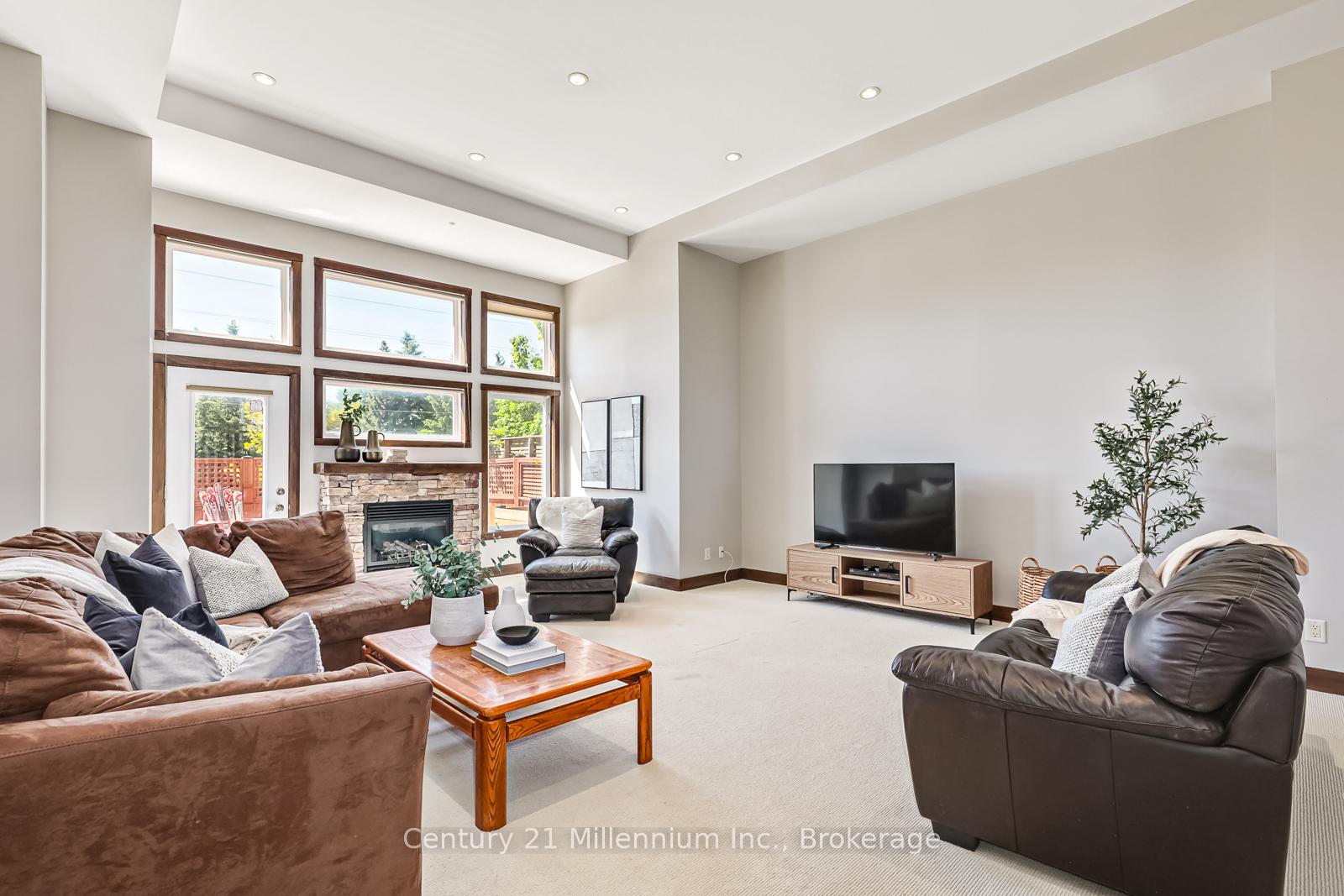 Photo 2 of Unit 18, 104 Farm Gate Road, Blue Mountains — HOMEH