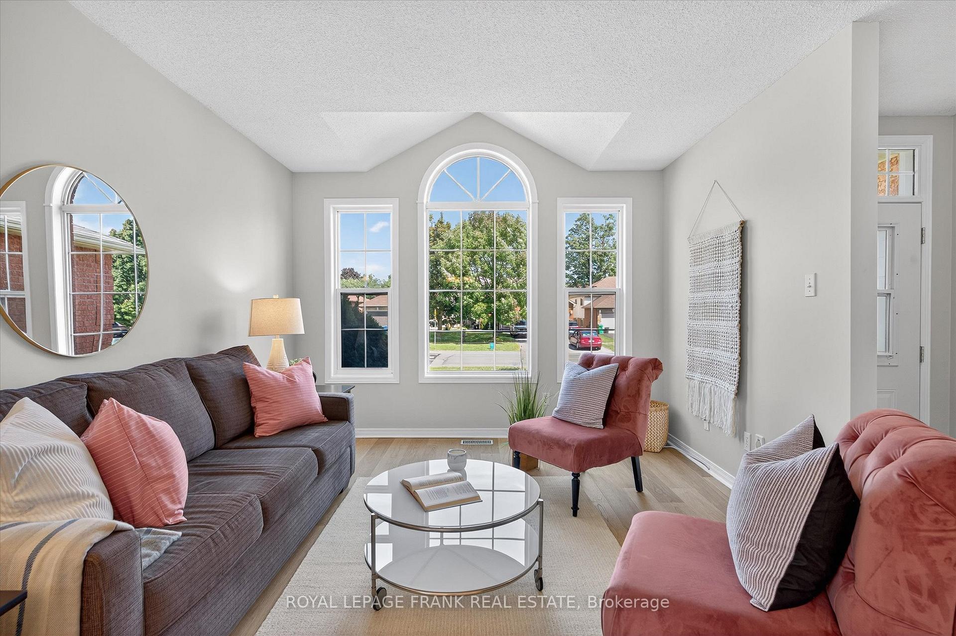 Photo 2 of 3075 Westridge Boulevard, Peterborough, Monaghan Ward 2 — HOMEH